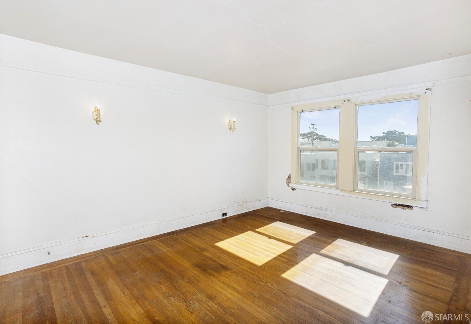 Detail Gallery Image 9 of 23 For 2363 34th Ave, San Francisco,  CA 94116 - 2 Beds | 1 Baths