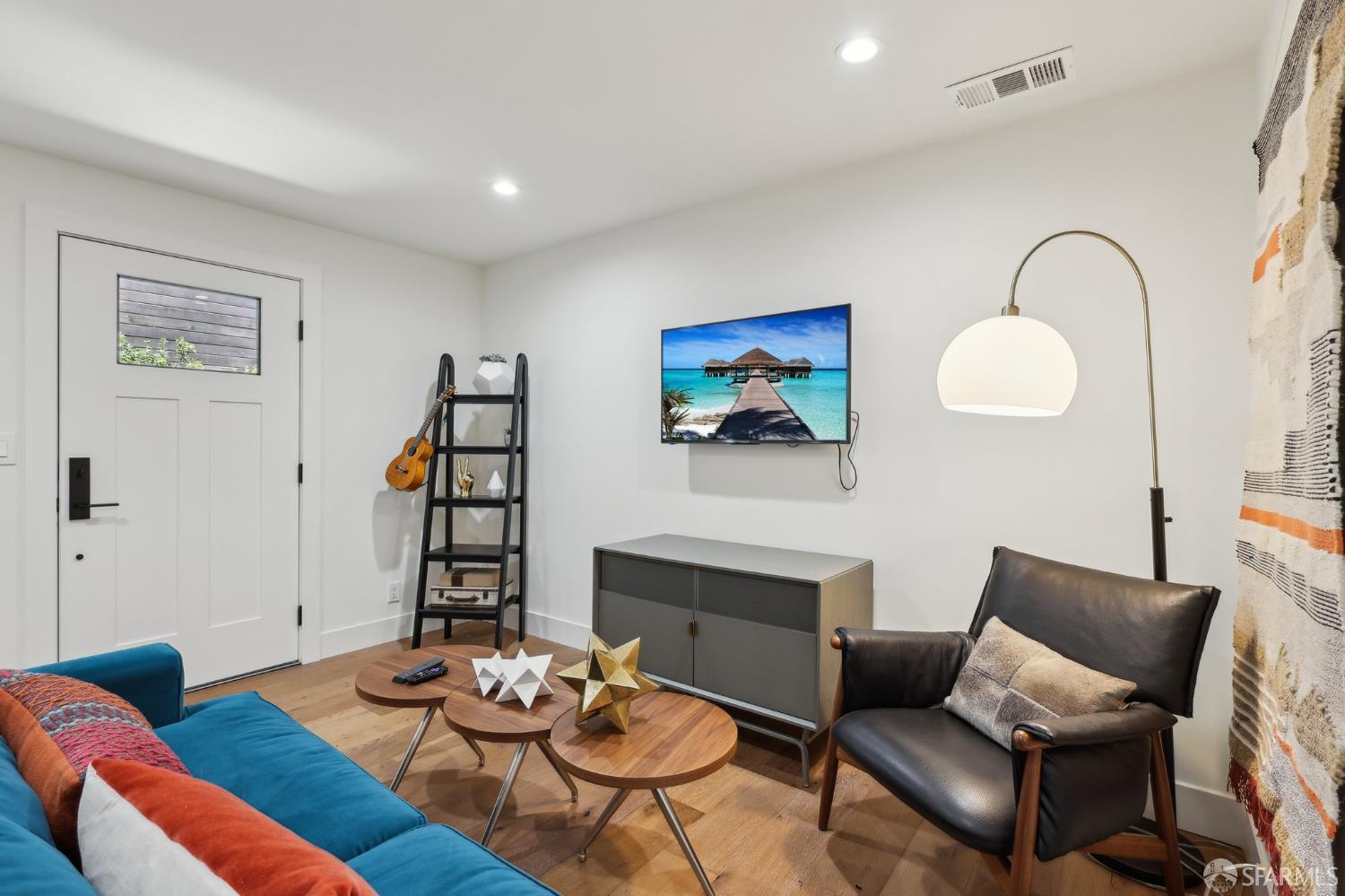 Detail Gallery Image 38 of 62 For 2031 Buena Vista Dr, Pinole,  CA 94564 - 5 Beds | 4 Baths