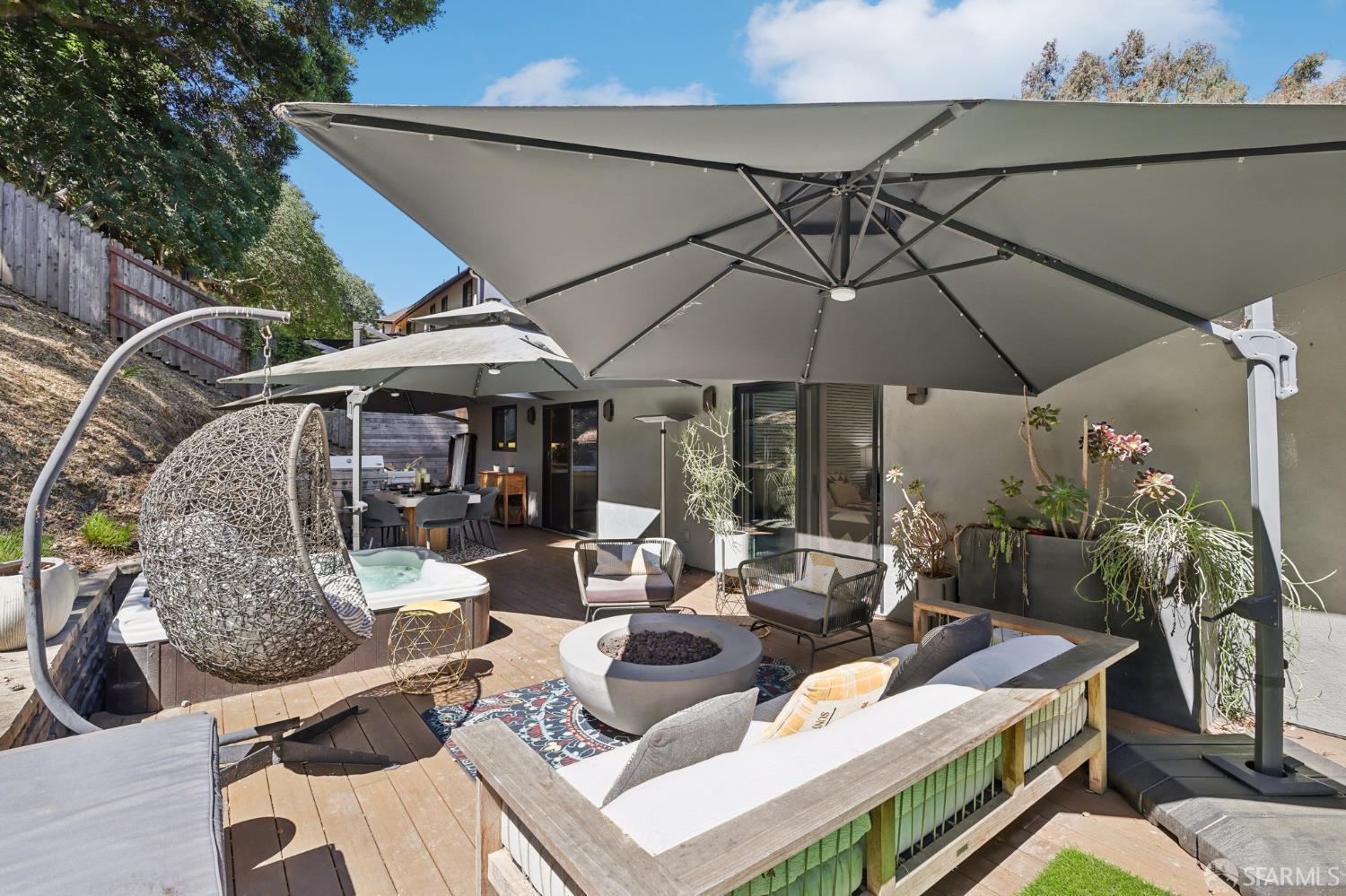 Detail Gallery Image 32 of 62 For 2031 Buena Vista Dr, Pinole,  CA 94564 - 5 Beds | 4 Baths