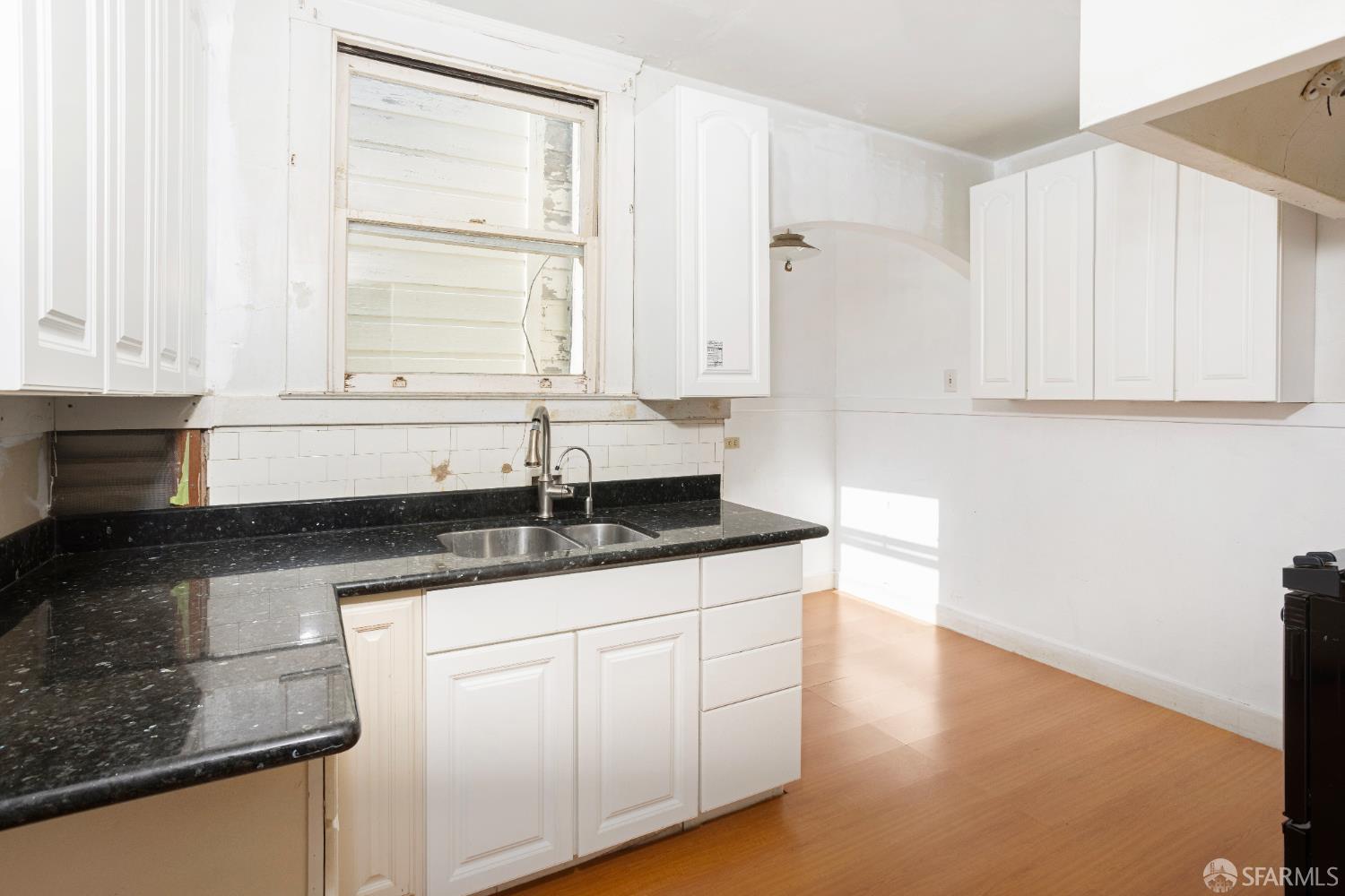 Detail Gallery Image 8 of 23 For 2363 34th Ave, San Francisco,  CA 94116 - 2 Beds | 1 Baths