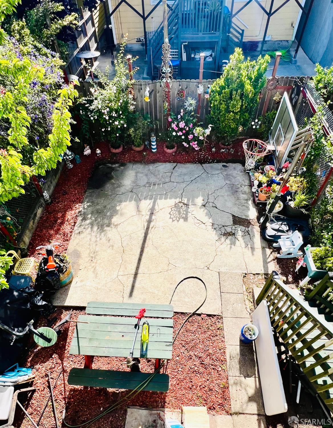 Detail Gallery Image 2 of 5 For 912 Alabama St, San Francisco,  CA 94110 - 4 Beds | 2 Baths