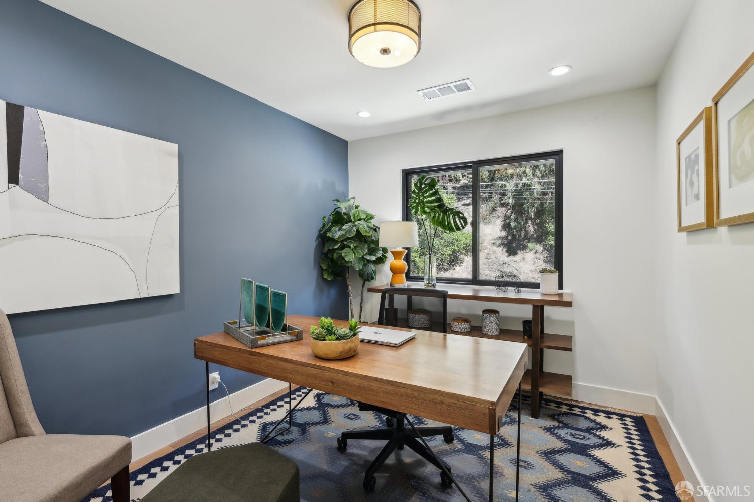 Detail Gallery Image 14 of 62 For 2031 Buena Vista Dr, Pinole,  CA 94564 - 5 Beds | 4 Baths