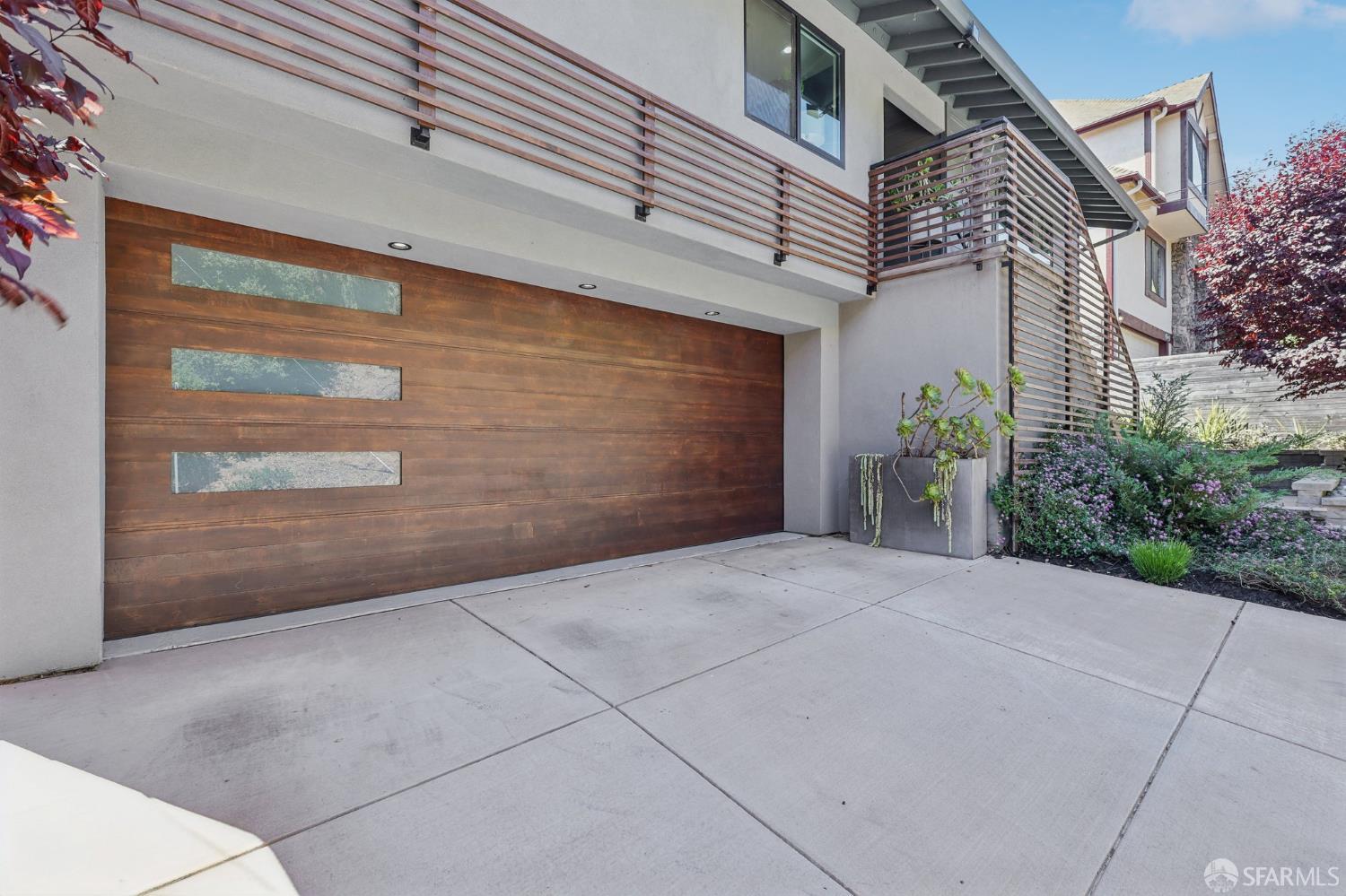 Detail Gallery Image 51 of 62 For 2031 Buena Vista Dr, Pinole,  CA 94564 - 5 Beds | 4 Baths