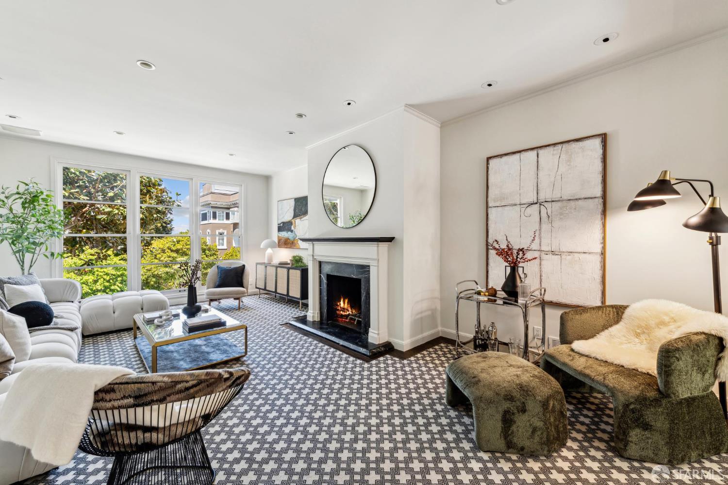 Detail Gallery Image 3 of 35 For 2111 Vallejo St, San Francisco,  CA 94123 - 3 Beds | 2/1 Baths
