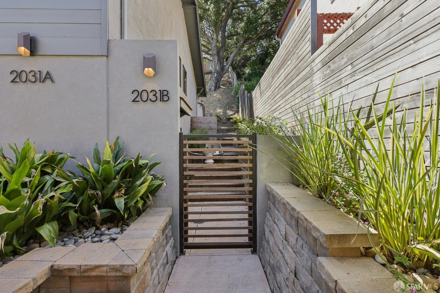 Detail Gallery Image 34 of 62 For 2031 Buena Vista Dr, Pinole,  CA 94564 - 5 Beds | 4 Baths