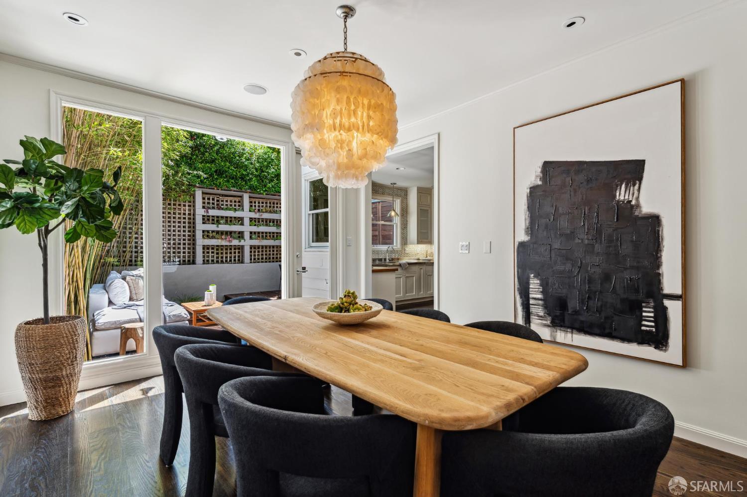Detail Gallery Image 9 of 35 For 2111 Vallejo St, San Francisco,  CA 94123 - 3 Beds | 2/1 Baths