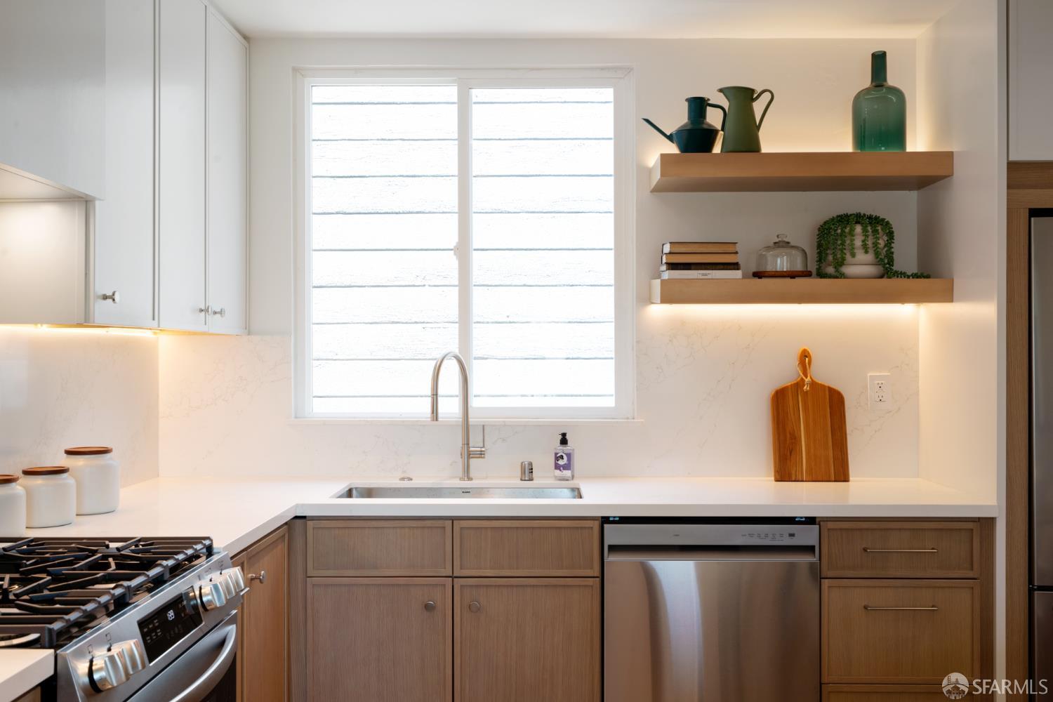 Detail Gallery Image 8 of 53 For 338 Mangels Ave, San Francisco,  CA 94127 - 3 Beds | 2/1 Baths