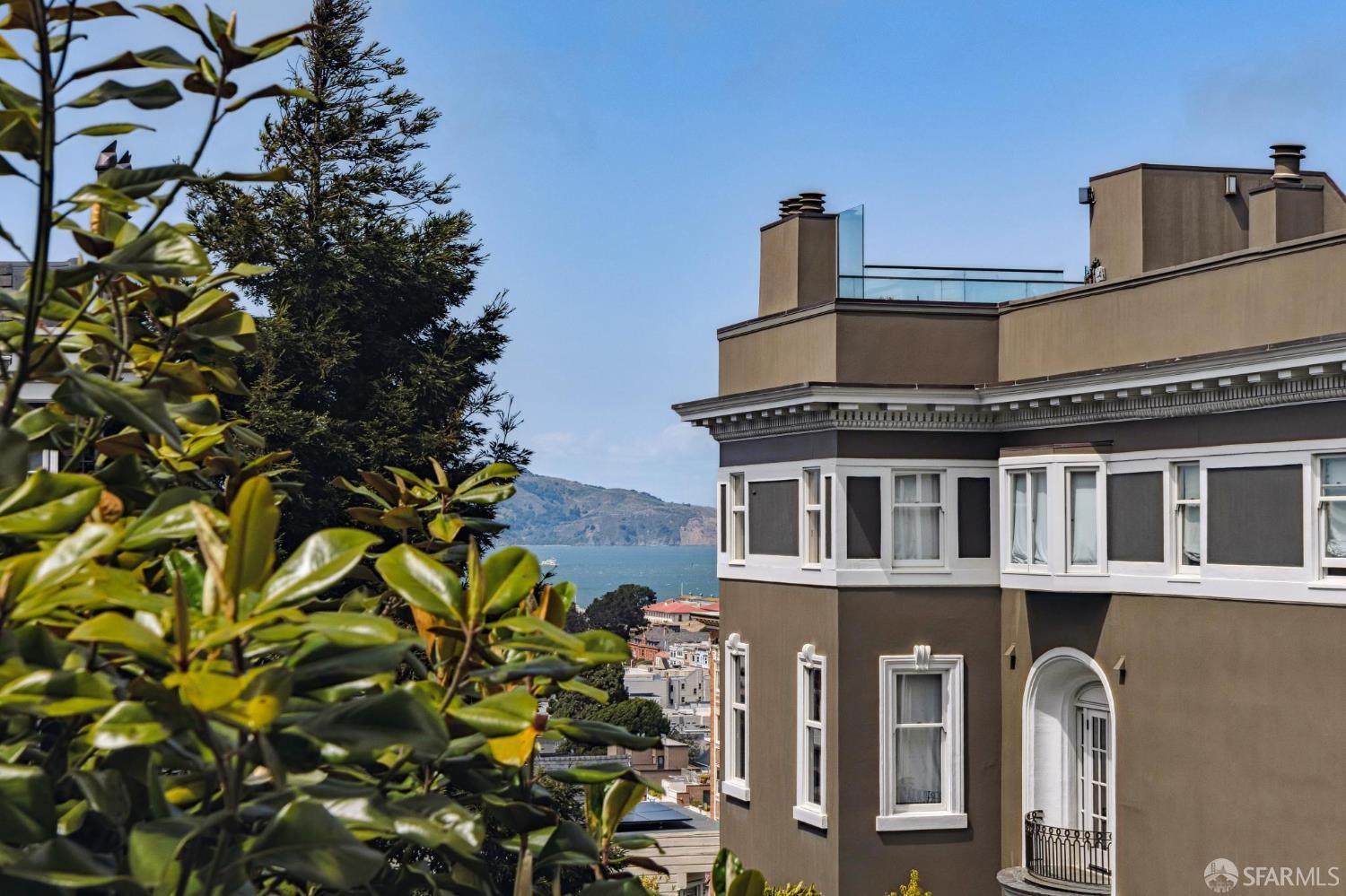 Detail Gallery Image 28 of 35 For 2111 Vallejo St, San Francisco,  CA 94123 - 3 Beds | 2/1 Baths