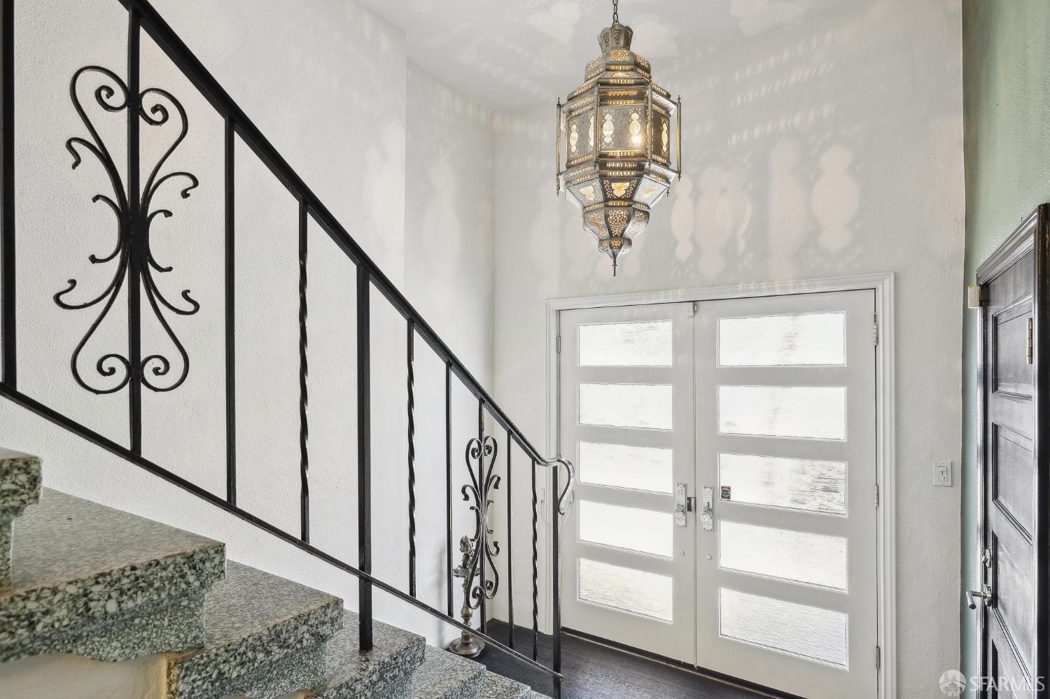 Detail Gallery Image 6 of 35 For 2111 Vallejo St, San Francisco,  CA 94123 - 3 Beds | 2/1 Baths
