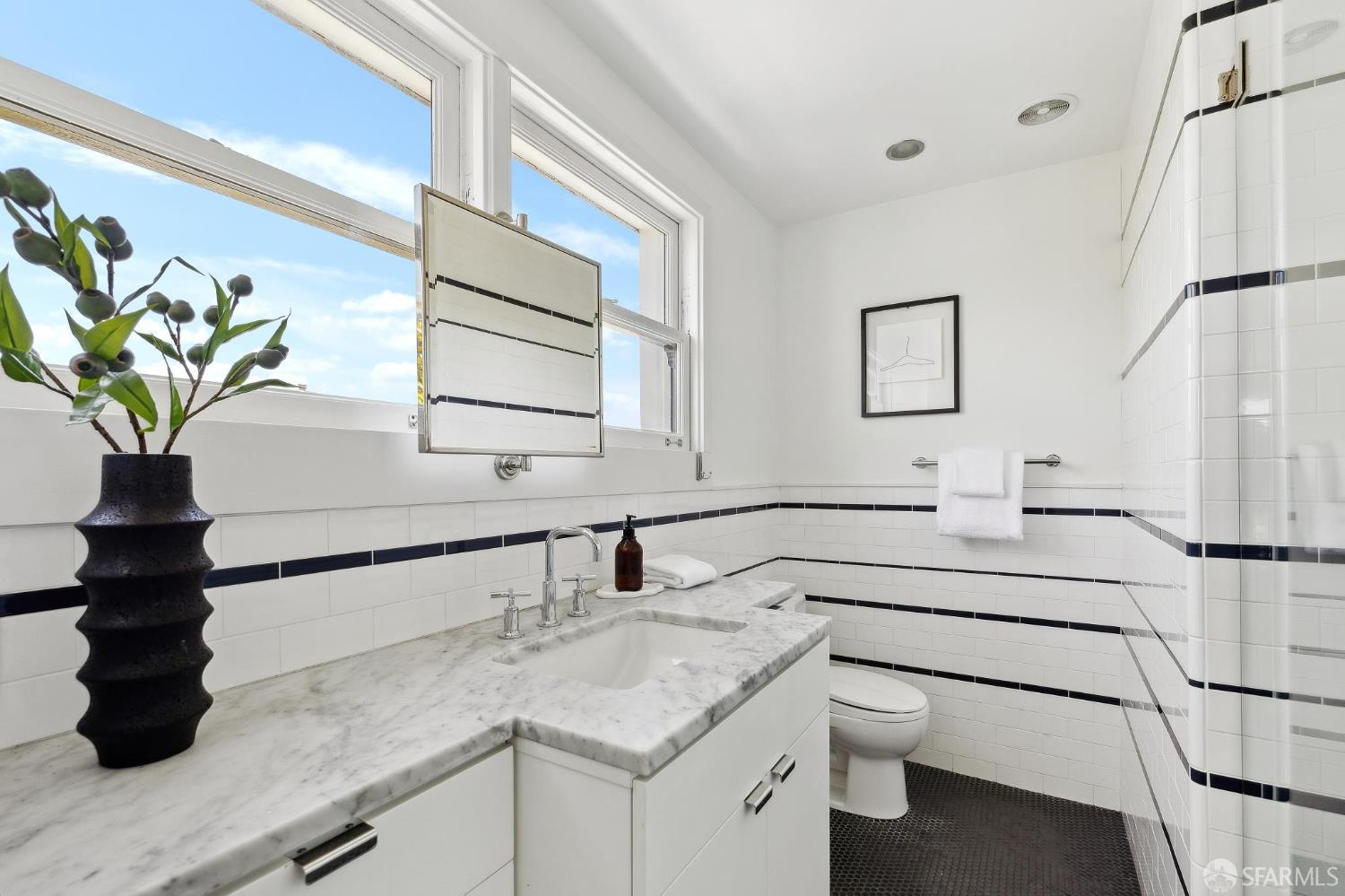 Detail Gallery Image 23 of 35 For 2111 Vallejo St, San Francisco,  CA 94123 - 3 Beds | 2/1 Baths