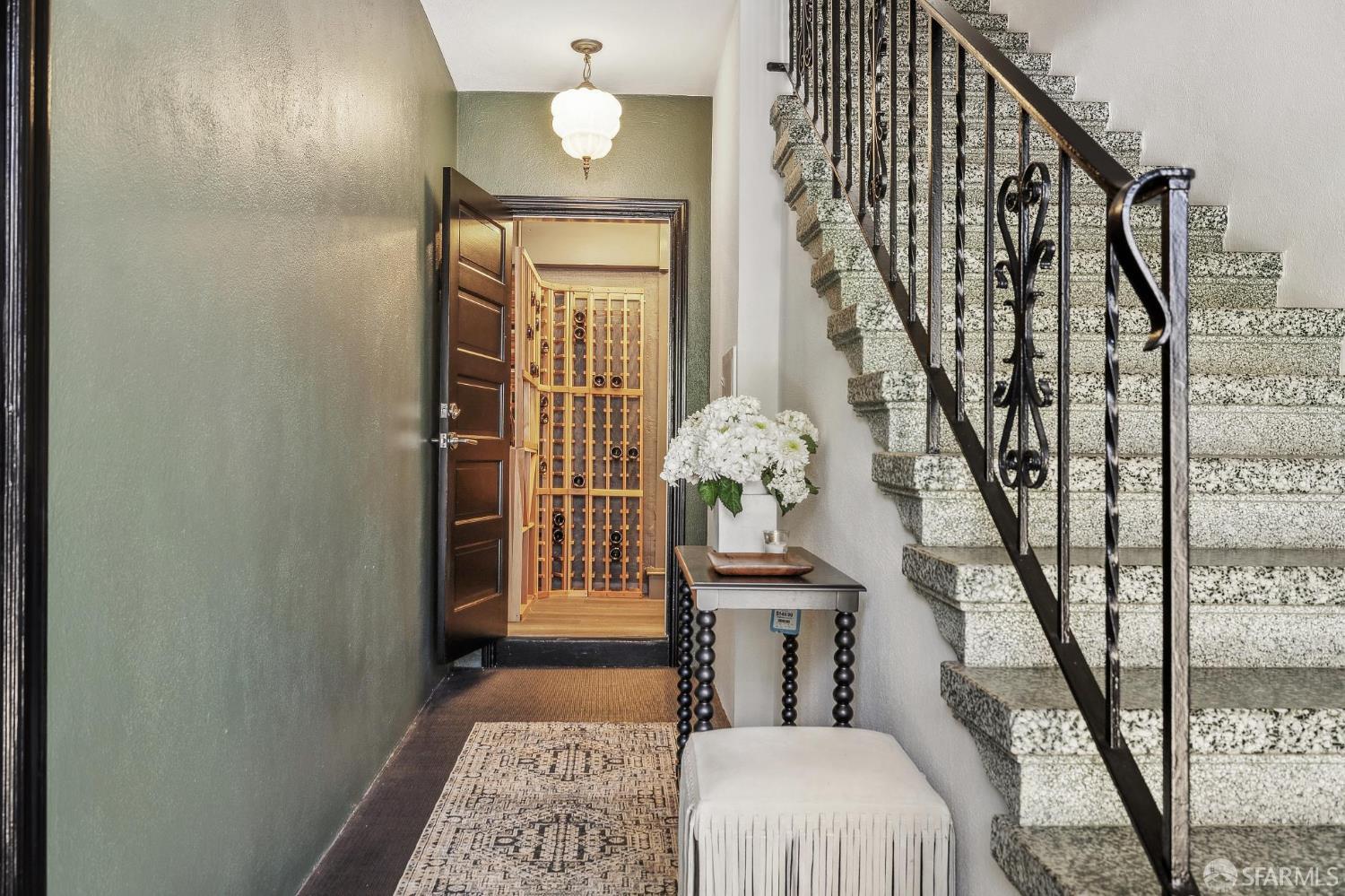 Detail Gallery Image 5 of 35 For 2111 Vallejo St, San Francisco,  CA 94123 - 3 Beds | 2/1 Baths