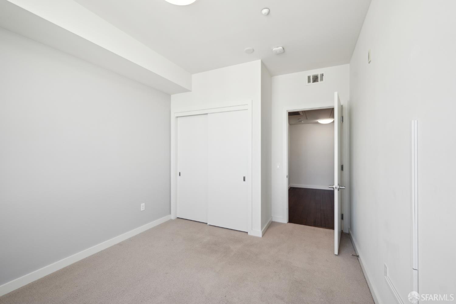Photo #17: 425017546 Listing: Photo #17