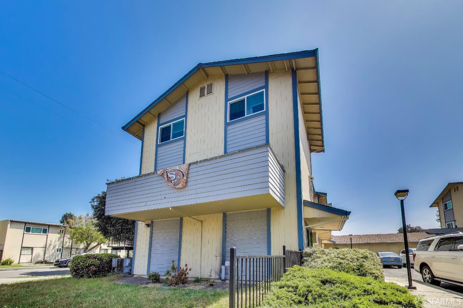 Detail Gallery Image 4 of 16 For 1050 Forselles Way, Hayward,  CA 94544 - – Beds | – Baths