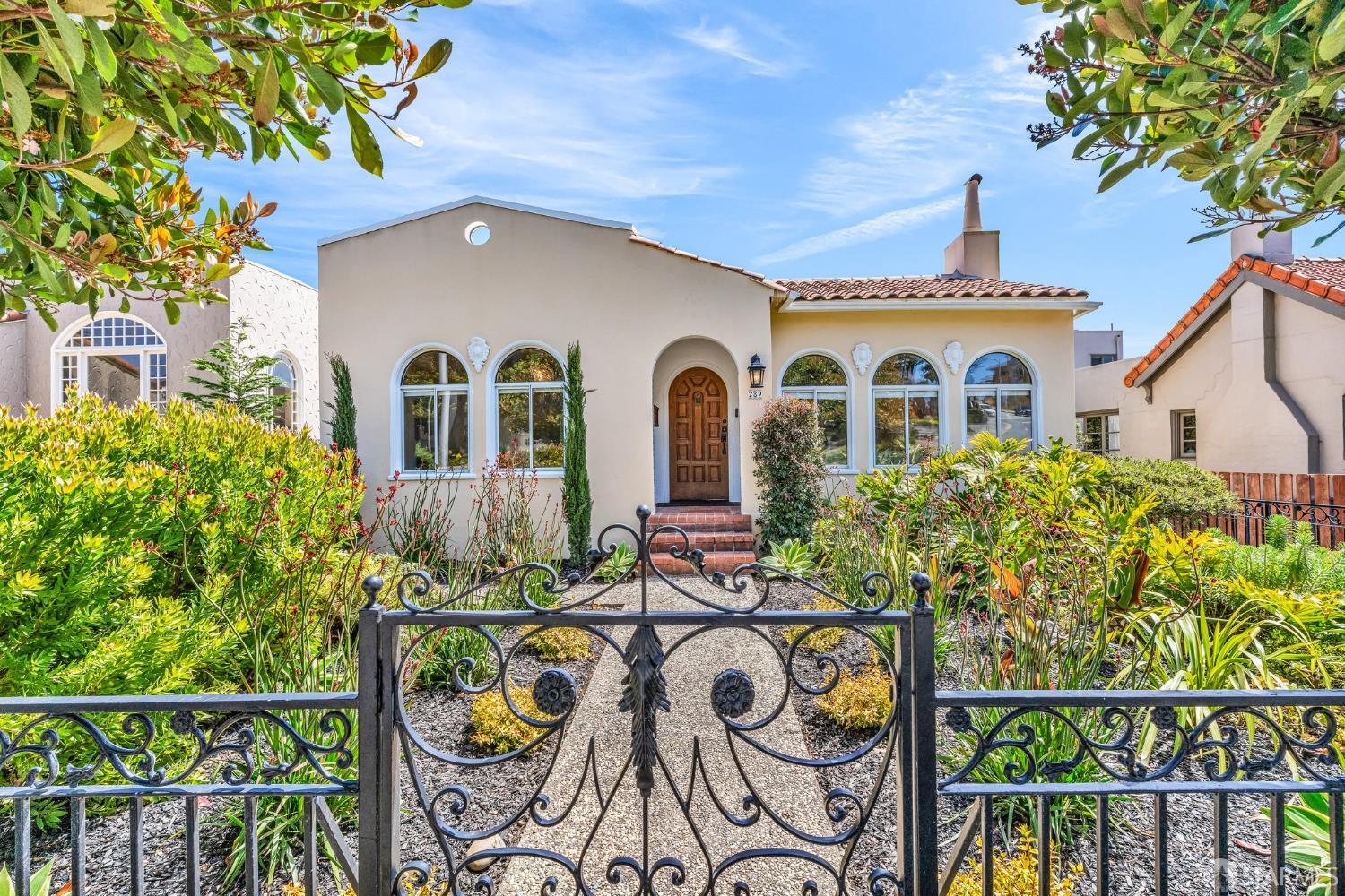 289 Urbano Drive