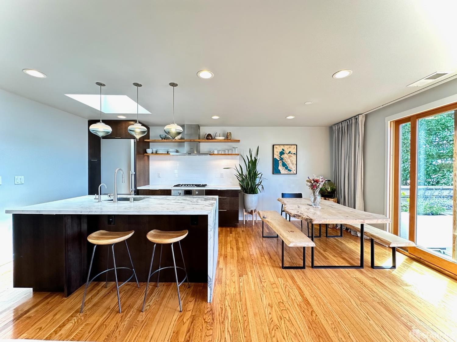 Detail Gallery Image 11 of 35 For 2543 44th Ave, San Francisco,  CA 94116 - 3 Beds | 2 Baths