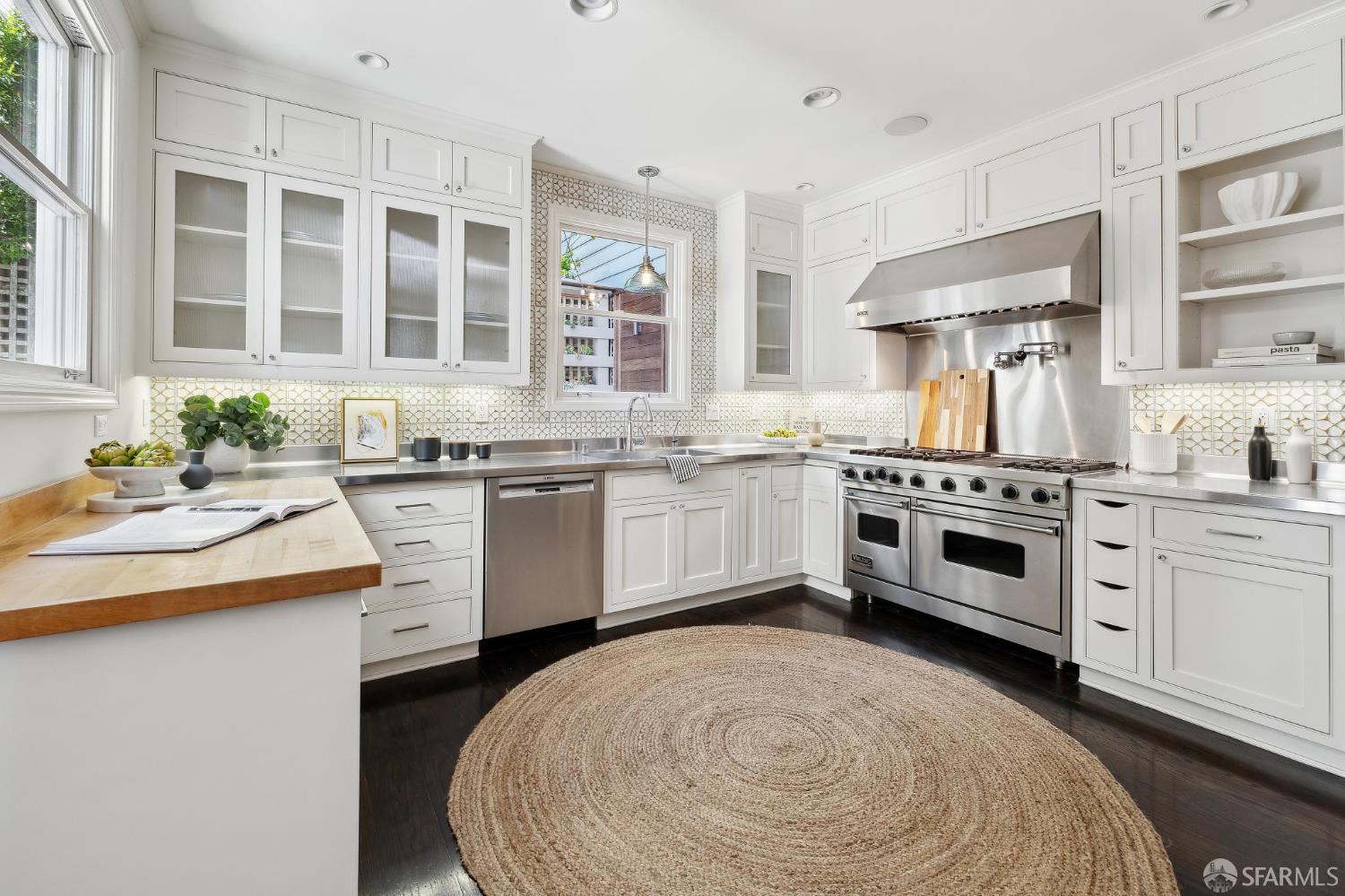 Detail Gallery Image 10 of 35 For 2111 Vallejo St, San Francisco,  CA 94123 - 3 Beds | 2/1 Baths