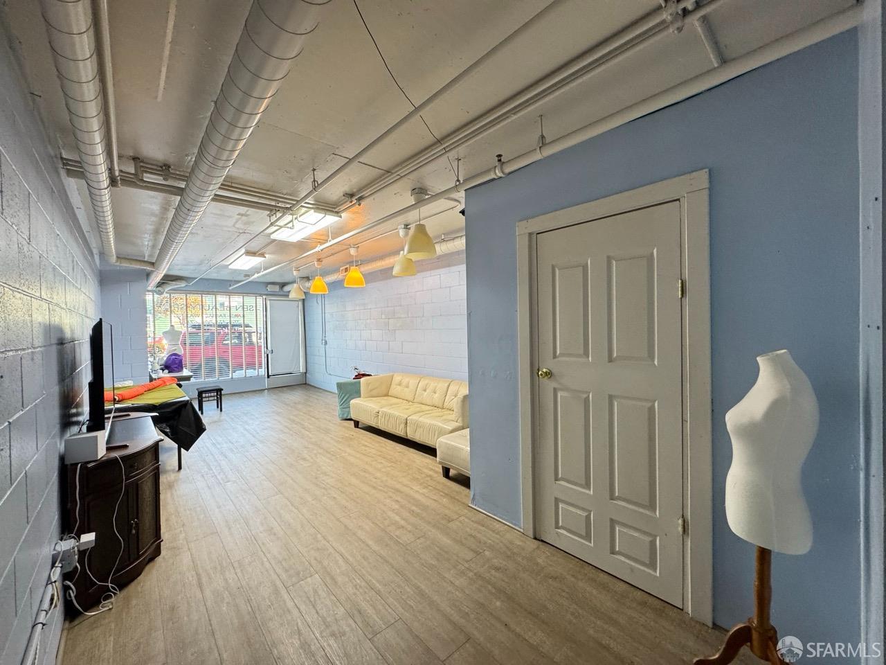 Detail Gallery Image 6 of 10 For 1734 Lombard St a,  San Francisco,  CA 94123 - – Beds | – Baths