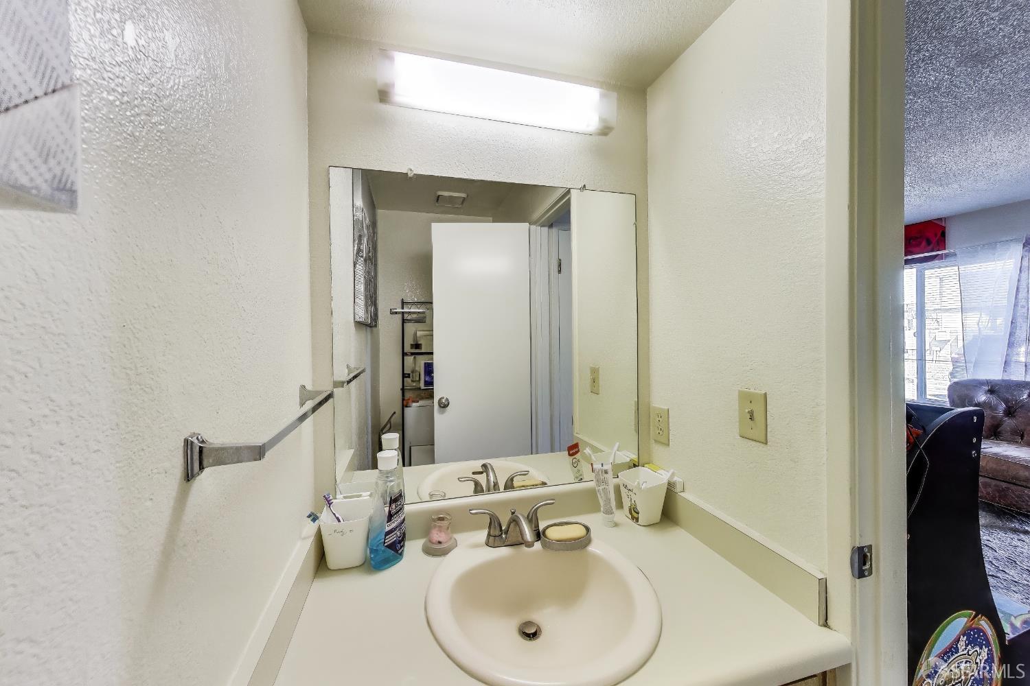 Detail Gallery Image 12 of 16 For 1050 Forselles Way, Hayward,  CA 94544 - – Beds | – Baths