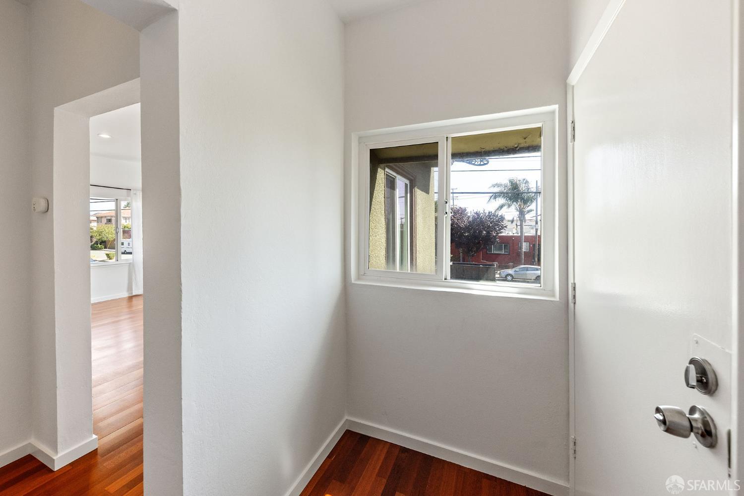 Detail Gallery Image 5 of 36 For 906 40th St a,  Emeryville,  CA 94608 - 2 Beds | 1 Baths