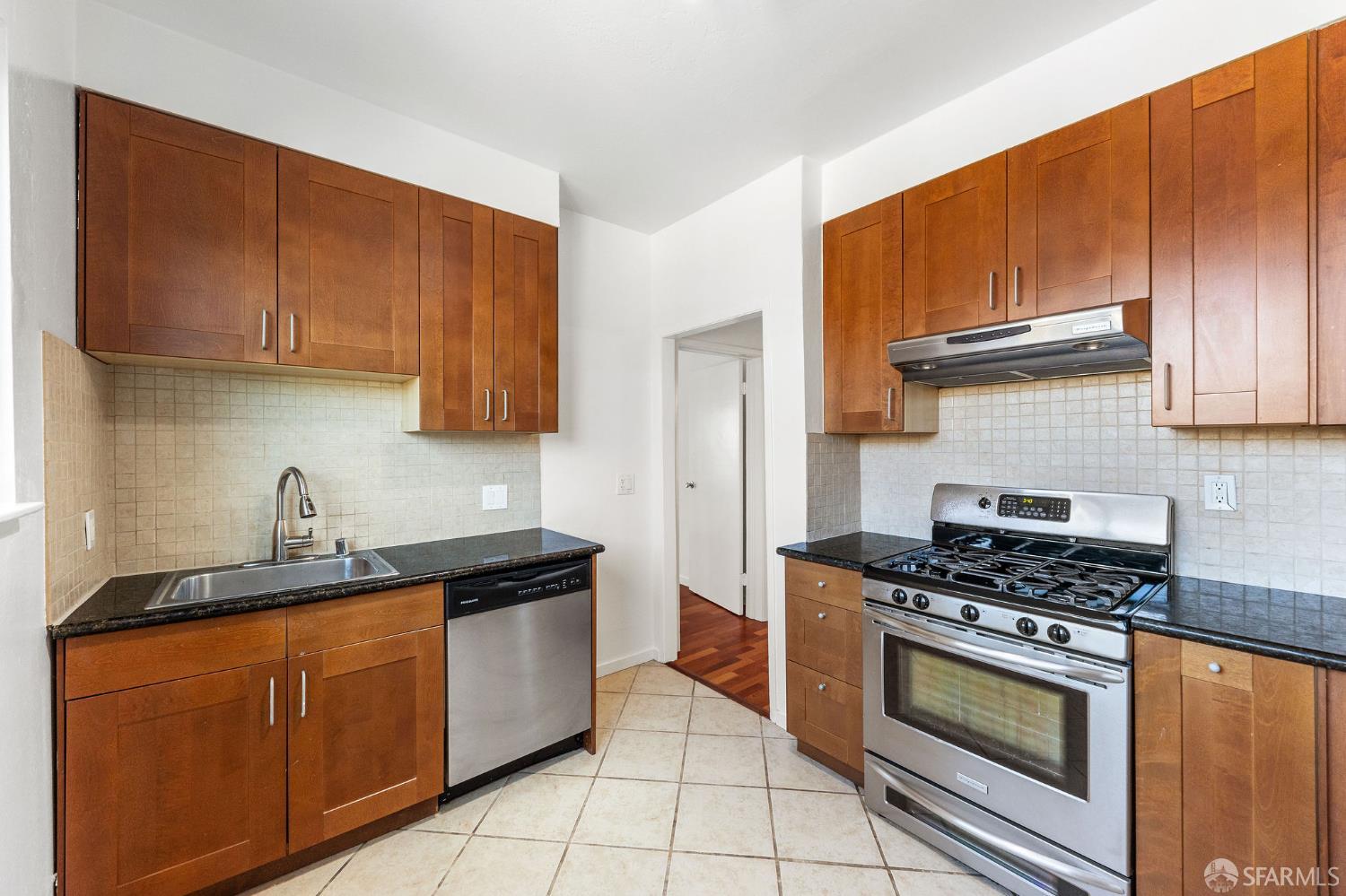 Detail Gallery Image 20 of 36 For 906 40th St a,  Emeryville,  CA 94608 - 2 Beds | 1 Baths