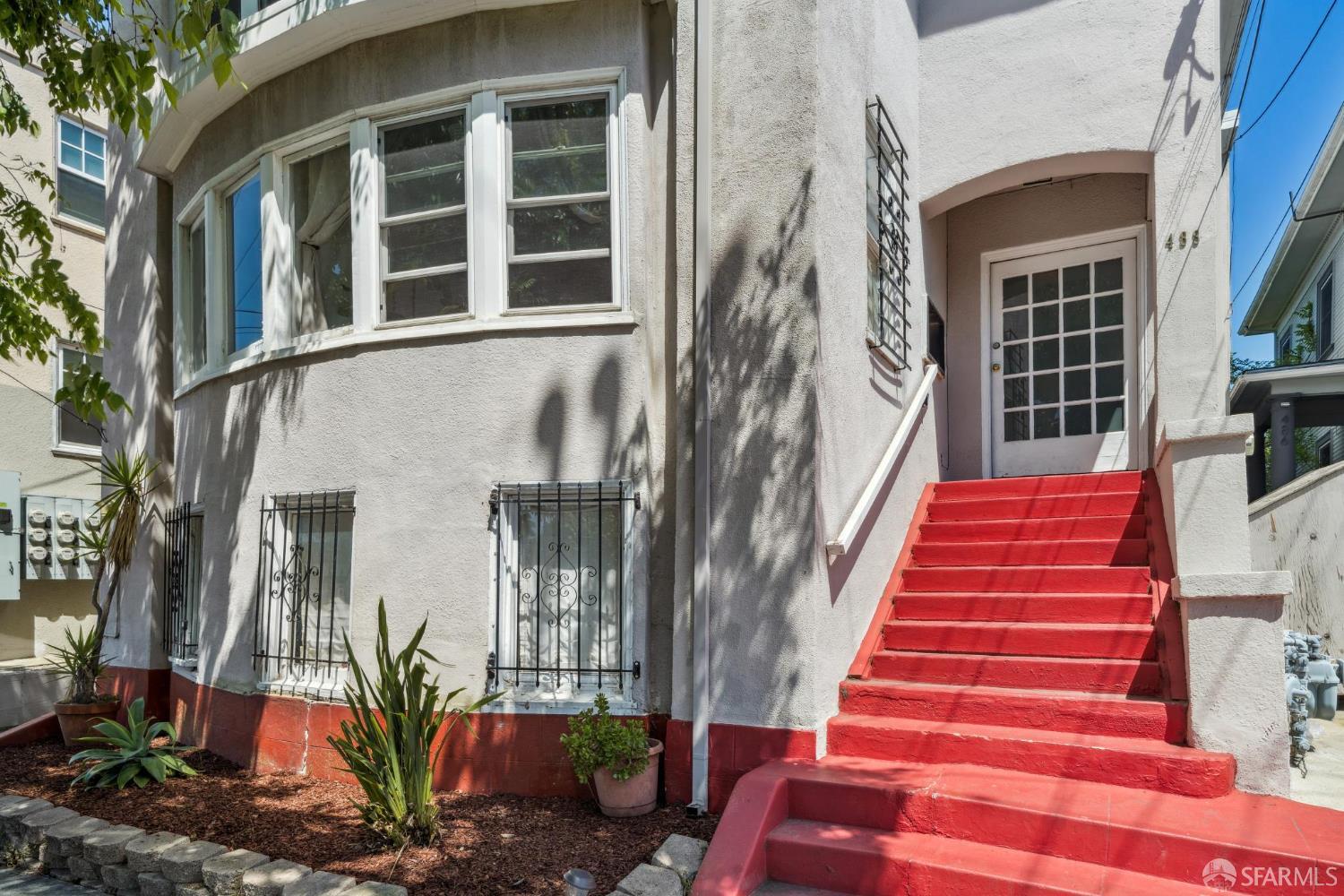 Detail Gallery Image 5 of 30 For 488 41st St, Oakland,  CA 94609 - – Beds | – Baths
