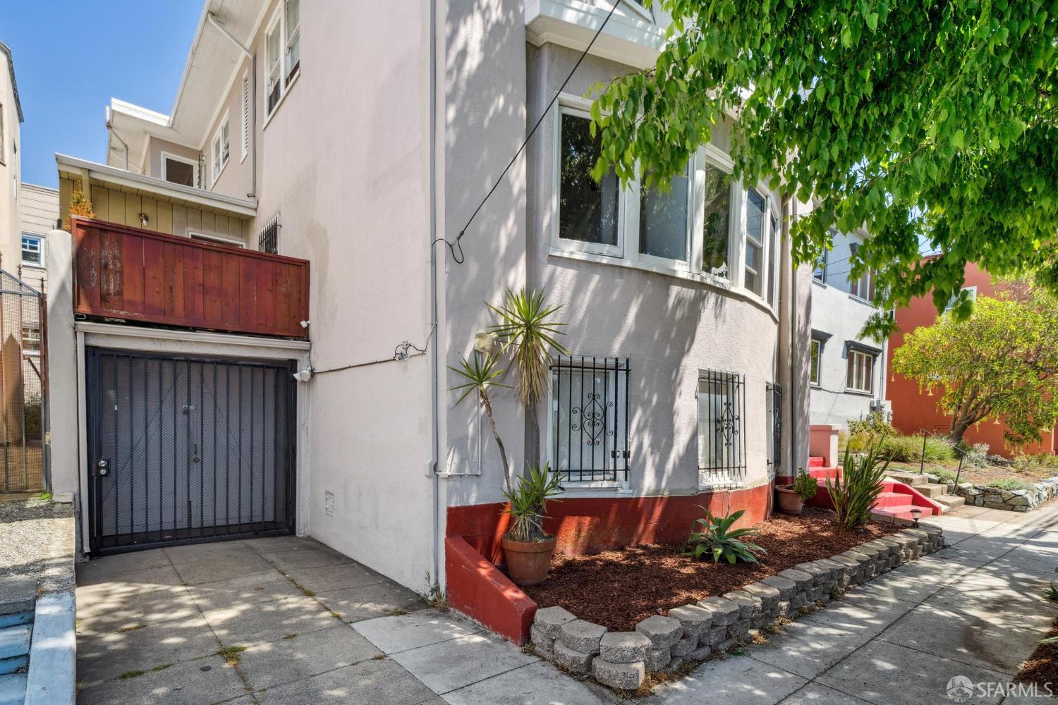 Detail Gallery Image 4 of 30 For 488 41st St, Oakland,  CA 94609 - – Beds | – Baths