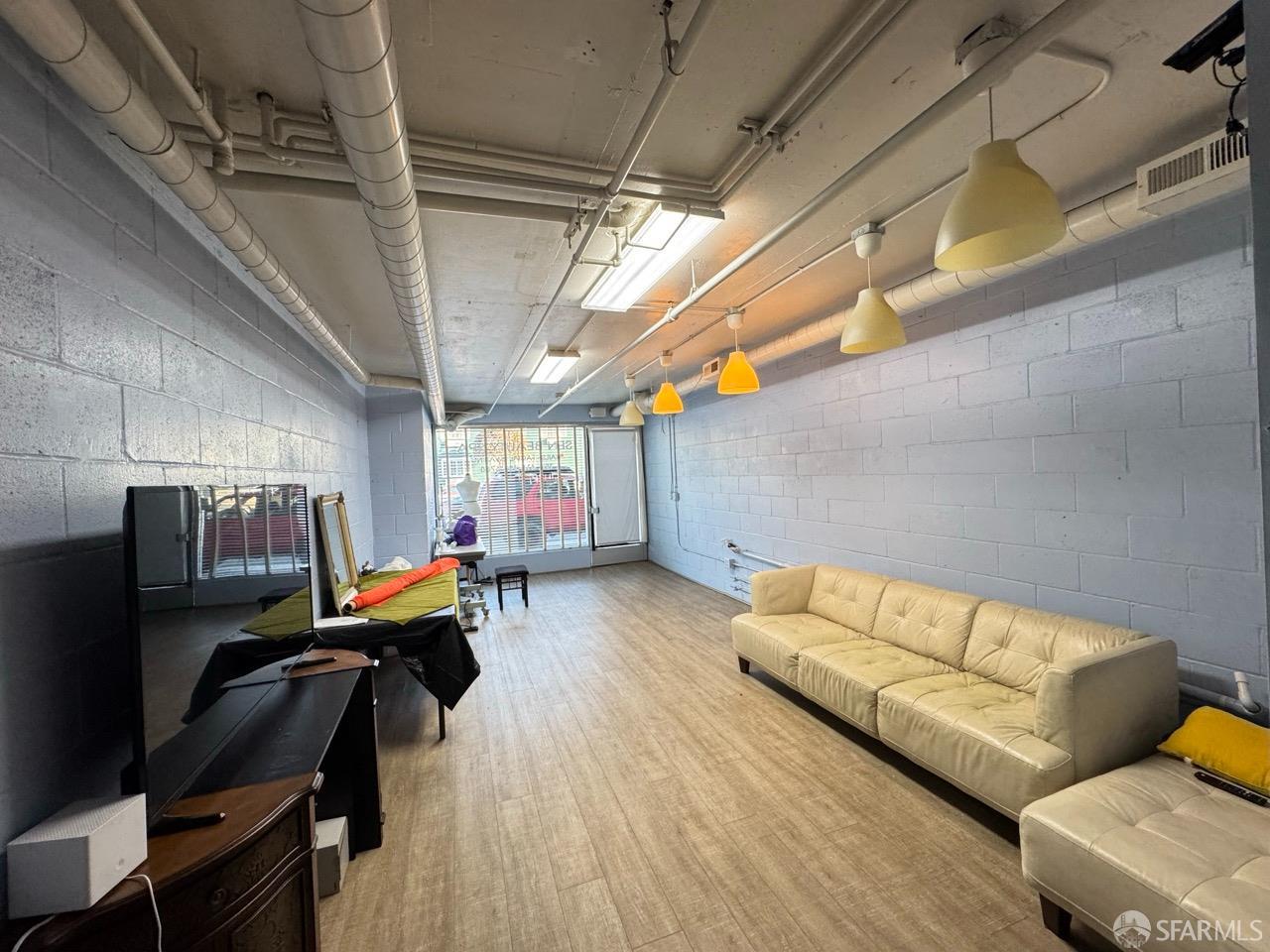 Detail Gallery Image 5 of 10 For 1734 Lombard St a,  San Francisco,  CA 94123 - – Beds | – Baths
