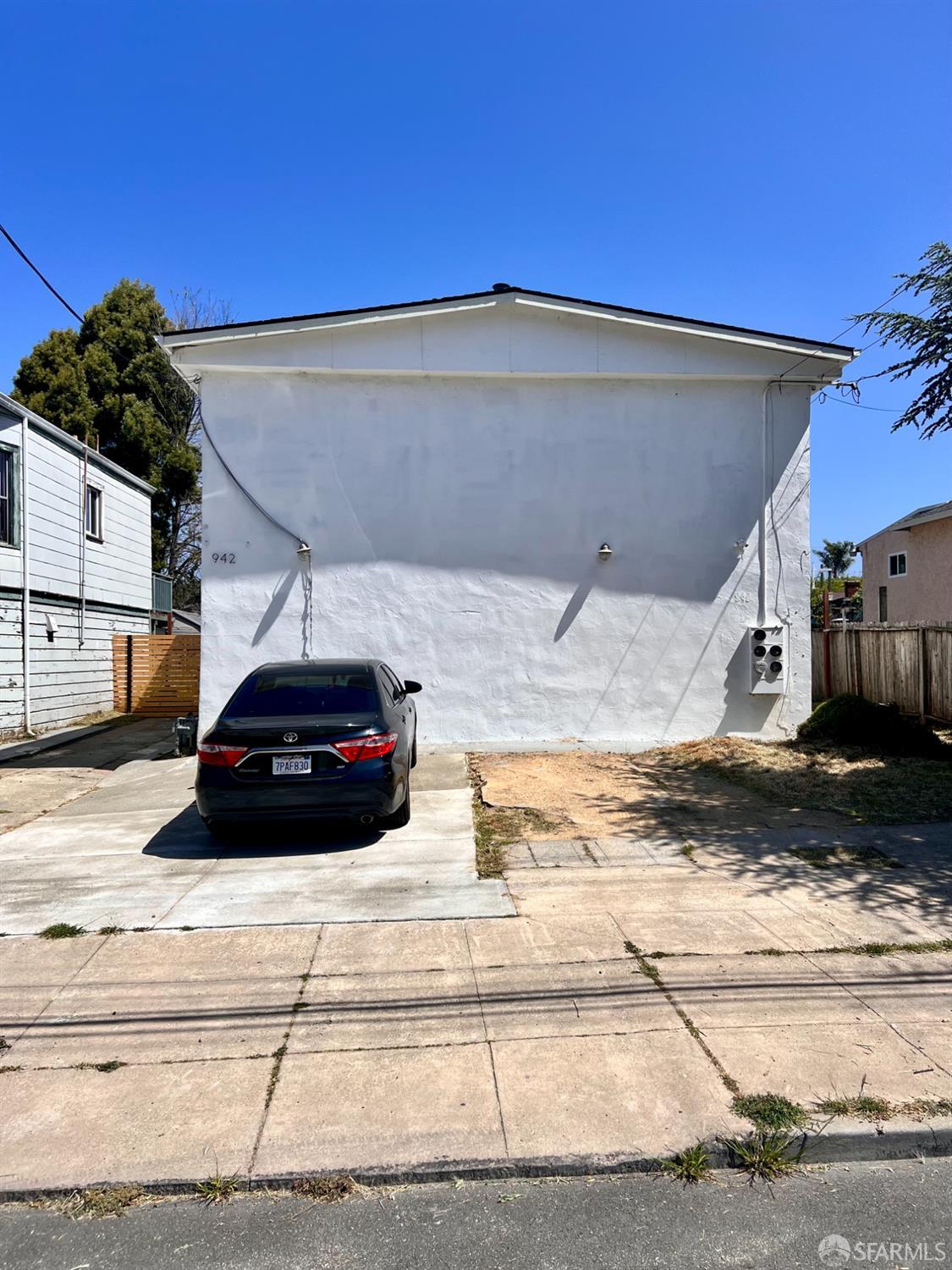 Detail Gallery Image 2 of 25 For 942 41st St, Oakland,  CA 94608 - – Beds | – Baths