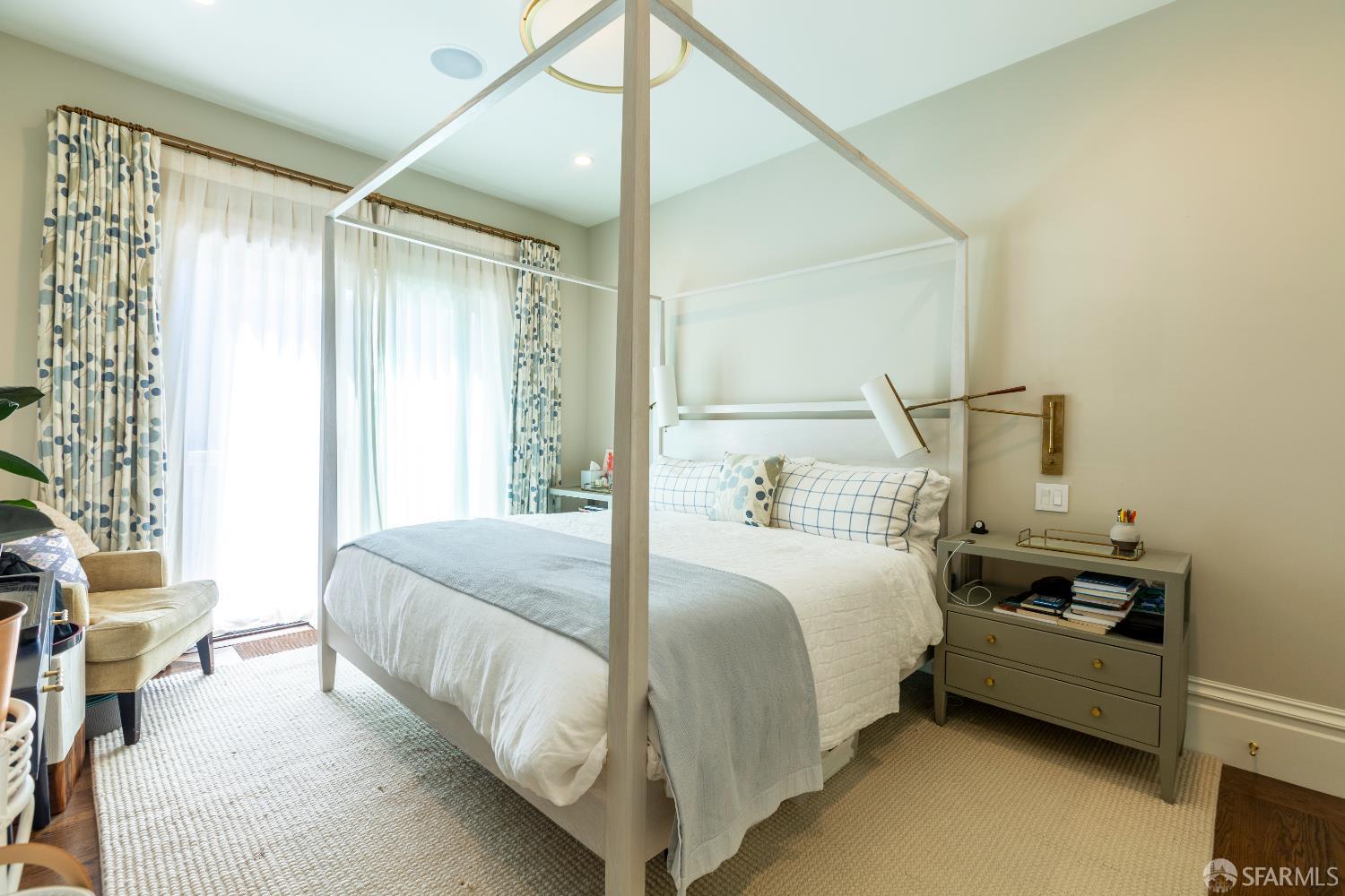 Detail Gallery Image 19 of 37 For 1315 Waller St, San Francisco,  CA 94117 - 5 Beds | 4/2 Baths