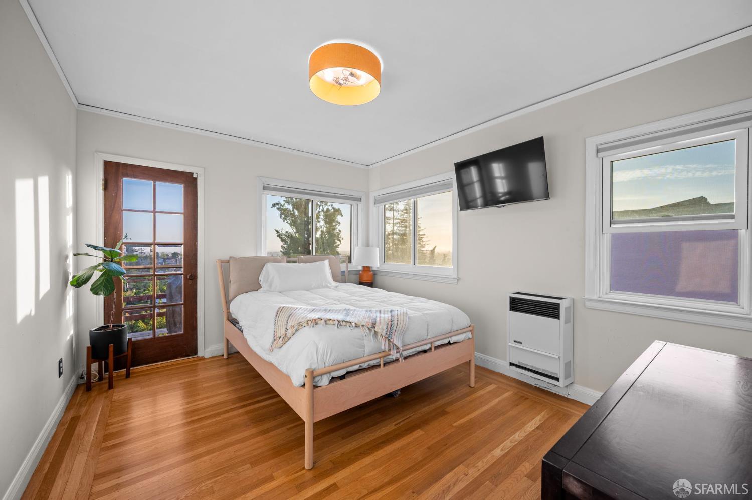 Detail Gallery Image 22 of 53 For 4551 Fairbairn Ave, Oakland,  CA 94619 - 4 Beds | 3 Baths