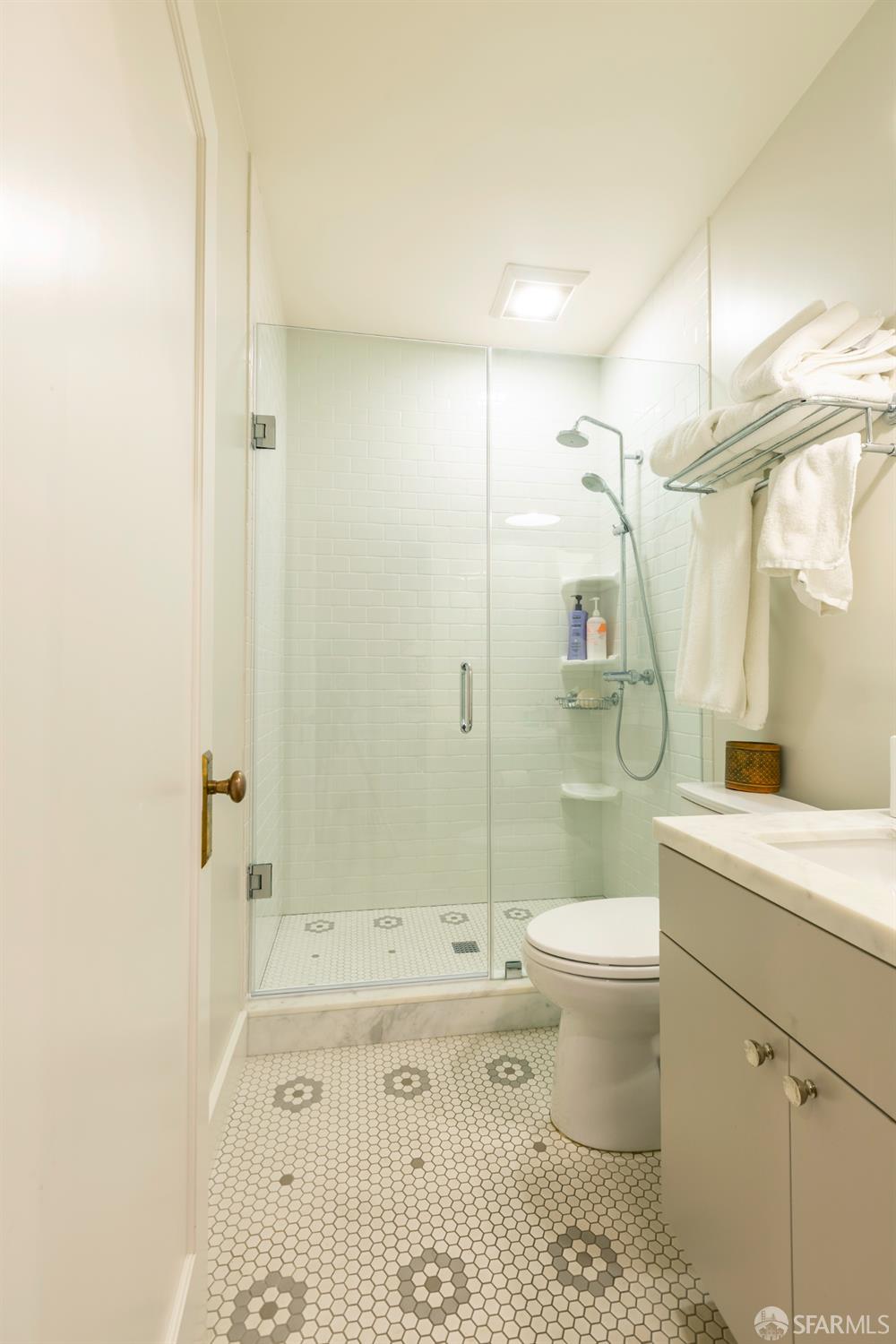 Detail Gallery Image 35 of 37 For 1315 Waller St, San Francisco,  CA 94117 - 5 Beds | 4/2 Baths