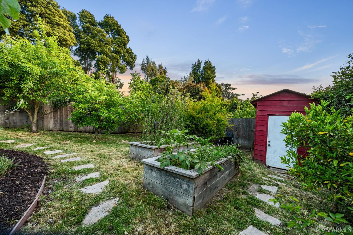 Detail Gallery Image 52 of 53 For 4551 Fairbairn Ave, Oakland,  CA 94619 - 4 Beds | 3 Baths