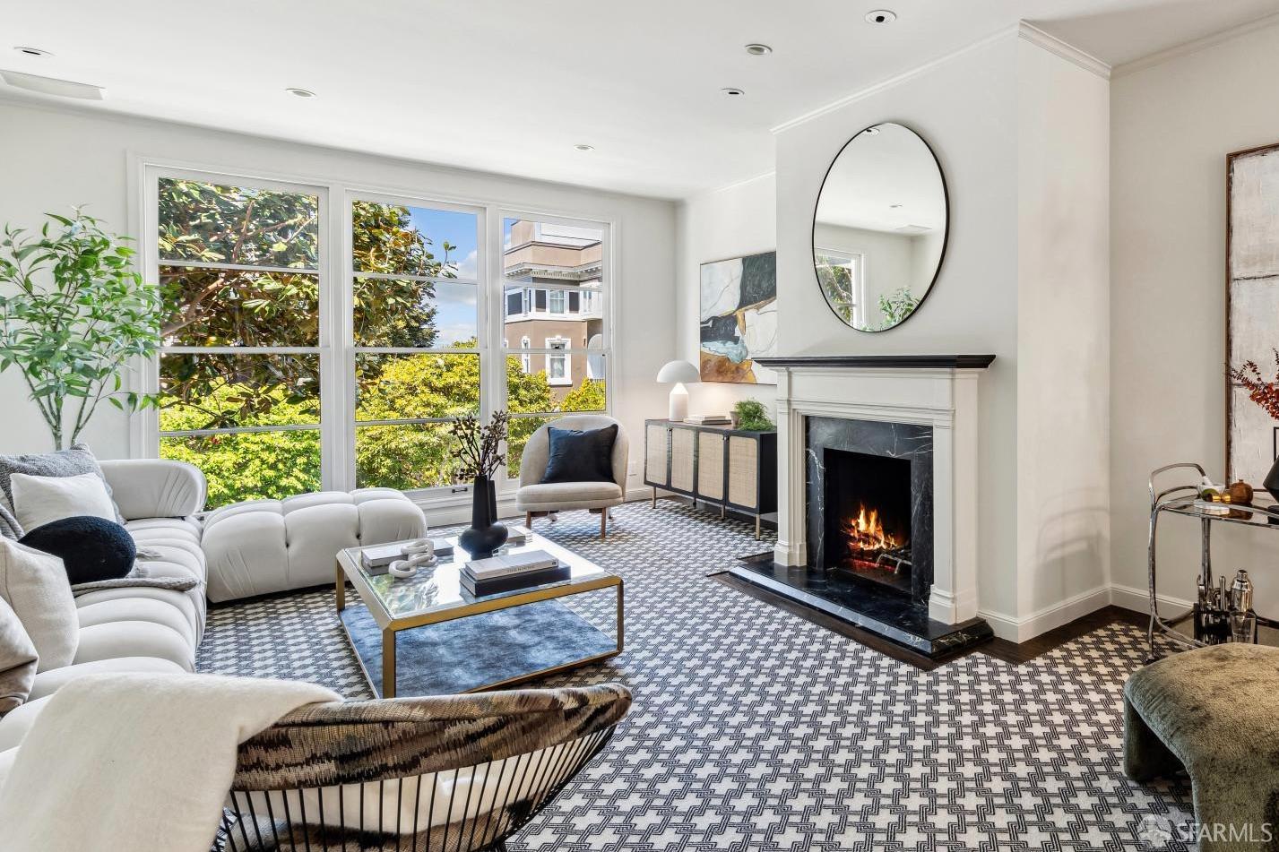 Detail Gallery Image 1 of 35 For 2111 Vallejo St, San Francisco,  CA 94123 - 3 Beds | 2/1 Baths