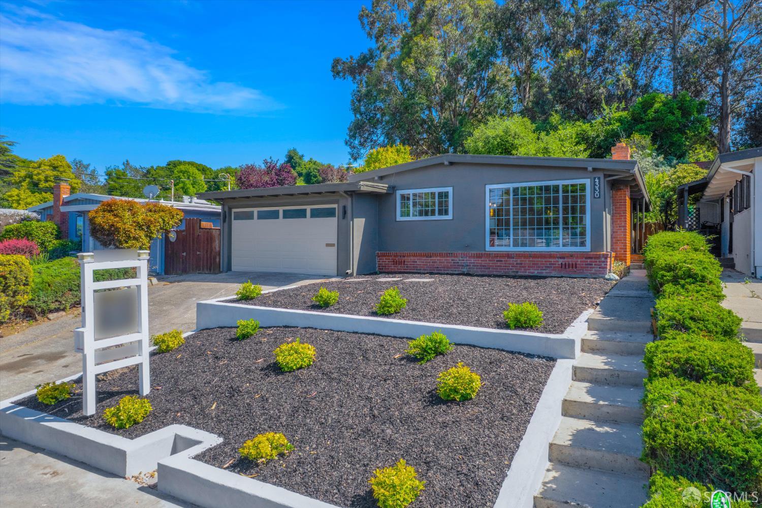 Detail Gallery Image 4 of 42 For 4330 Jana Vista Rd, El Sobrante,  CA 94803 - 3 Beds | 2 Baths