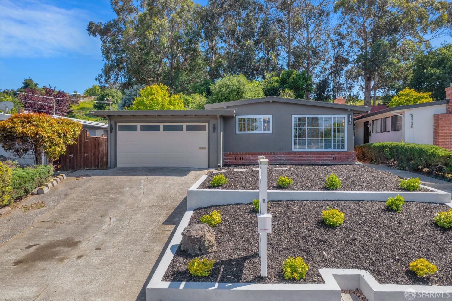 Detail Gallery Image 2 of 42 For 4330 Jana Vista Rd, El Sobrante,  CA 94803 - 3 Beds | 2 Baths