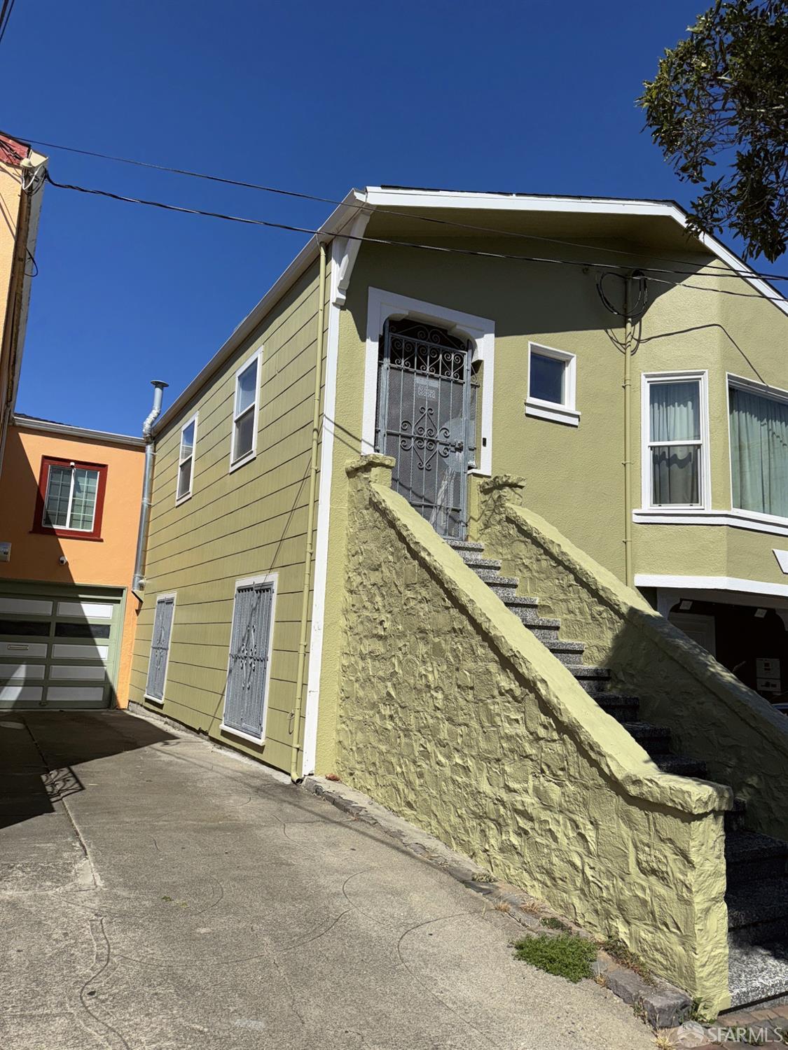 Detail Gallery Image 3 of 14 For 224 Cordova St, San Francisco,  CA 94112 - 4 Beds | 3 Baths