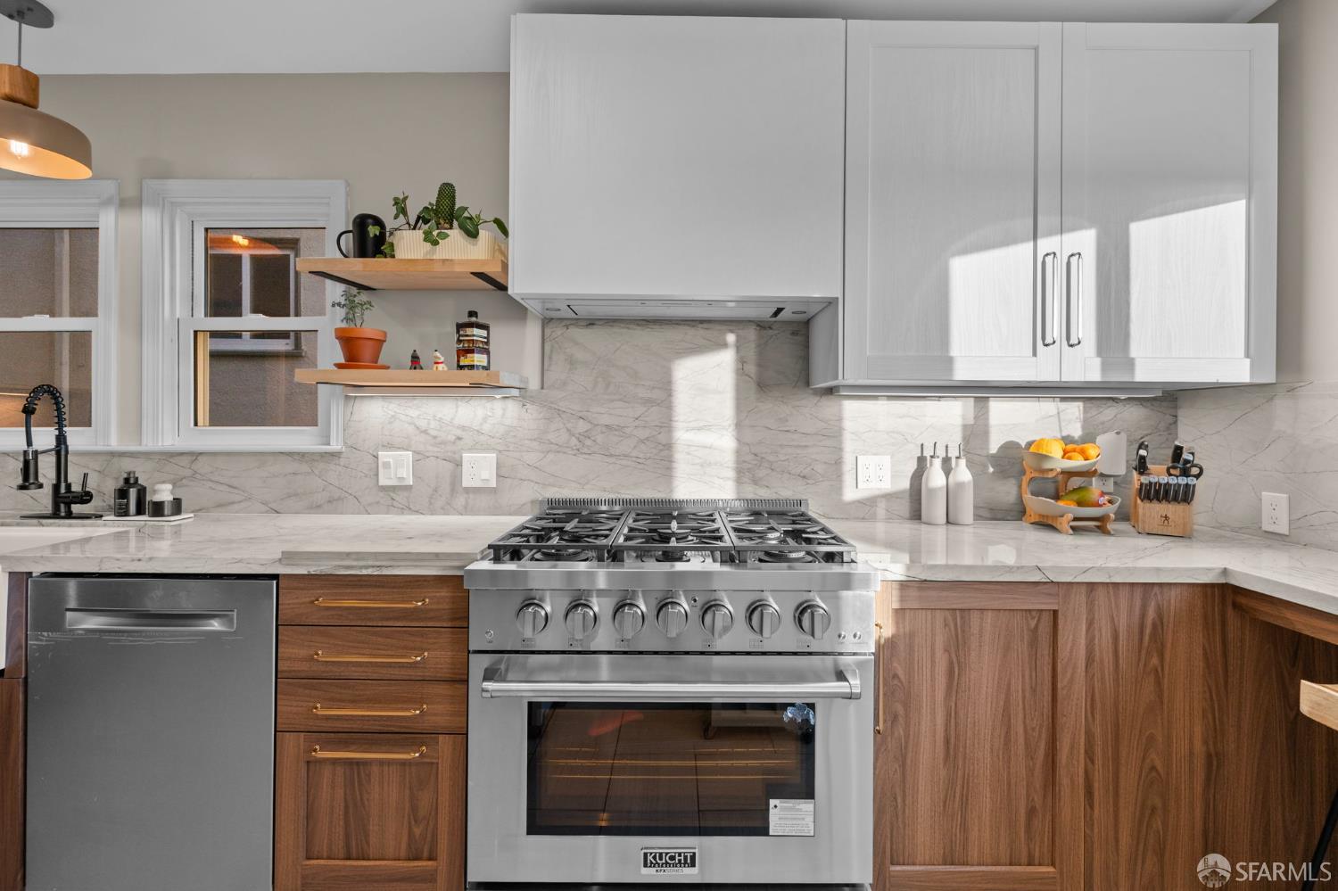 Detail Gallery Image 20 of 53 For 4551 Fairbairn Ave, Oakland,  CA 94619 - 4 Beds | 3 Baths
