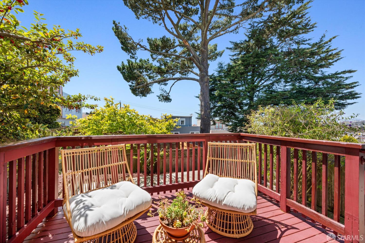 Detail Gallery Image 8 of 45 For 415 Ralston St, San Francisco,  CA 94132 - 3 Beds | 2 Baths