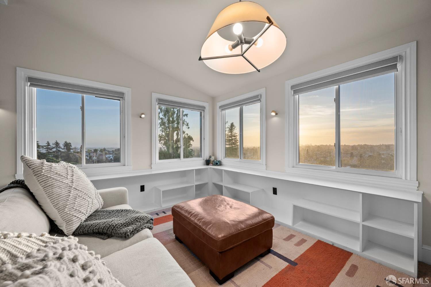 Detail Gallery Image 28 of 53 For 4551 Fairbairn Ave, Oakland,  CA 94619 - 4 Beds | 3 Baths