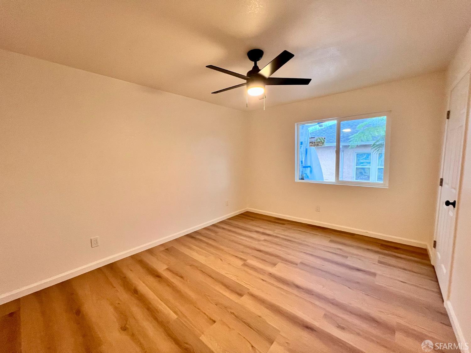 Detail Gallery Image 9 of 25 For 942 41st St, Oakland,  CA 94608 - – Beds | – Baths