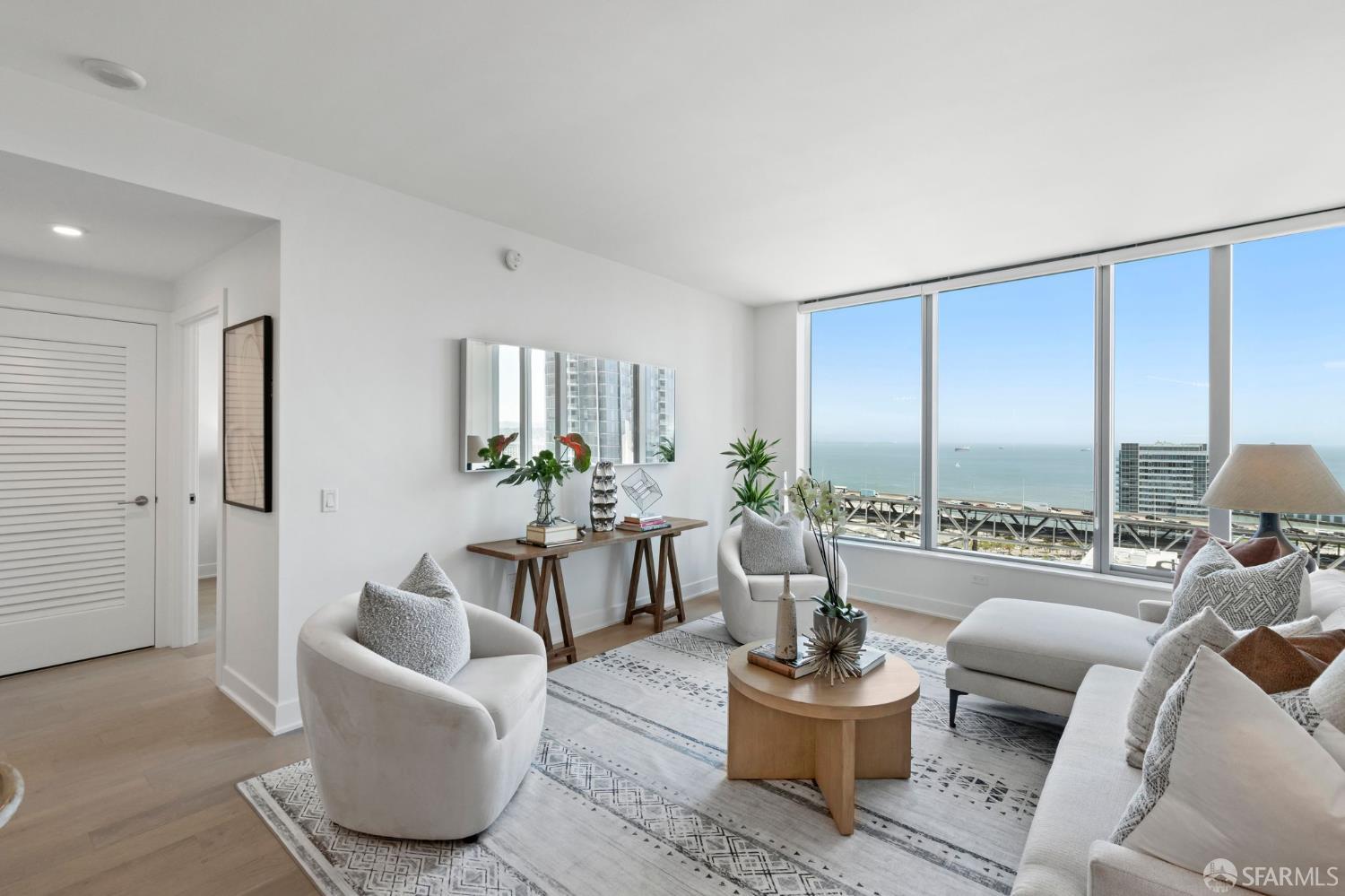 Detail Gallery Image 3 of 58 For 201 Folsom St 25f,  San Francisco,  CA 94105 - 2 Beds | 2 Baths