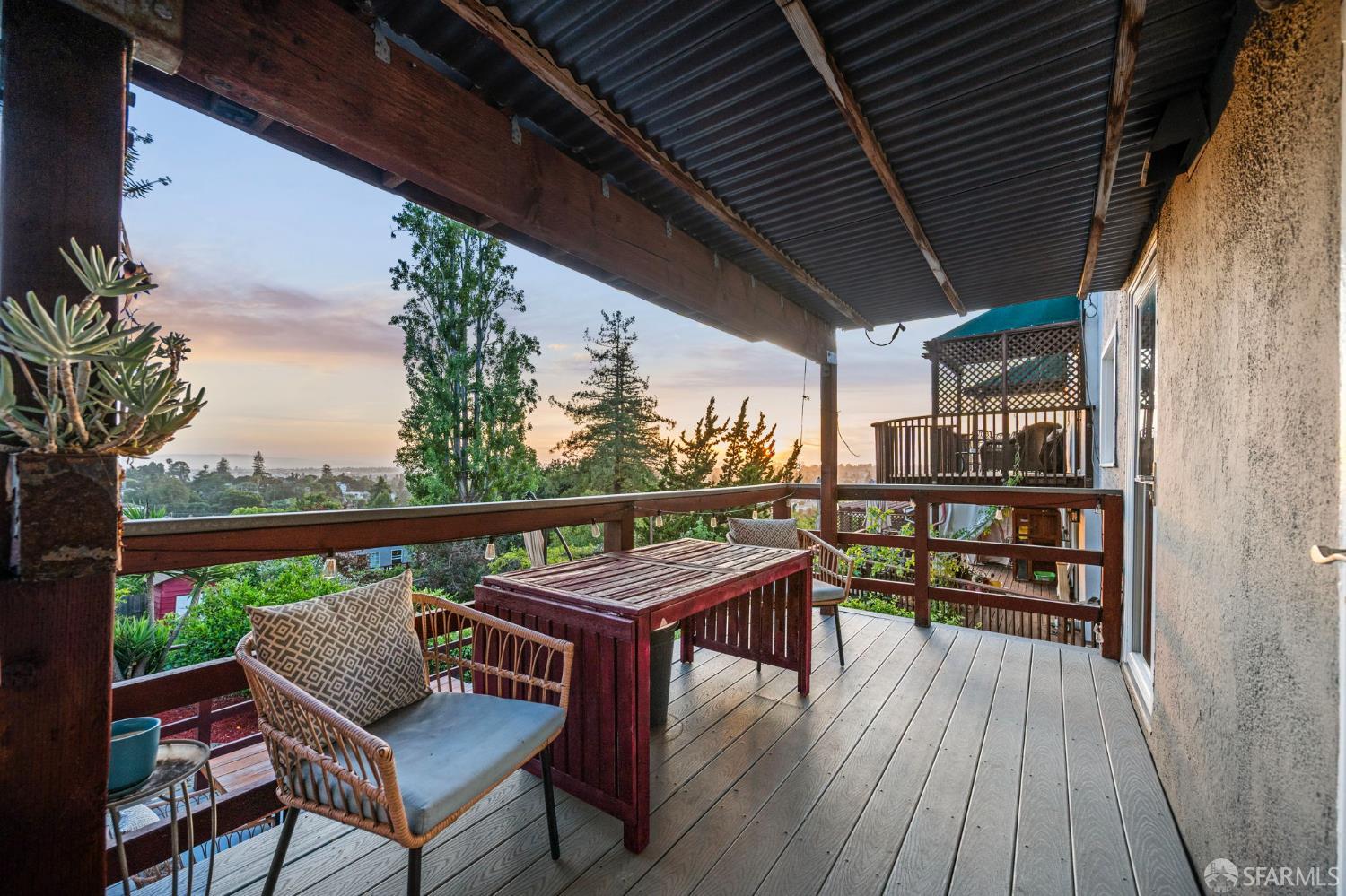 Detail Gallery Image 37 of 53 For 4551 Fairbairn Ave, Oakland,  CA 94619 - 4 Beds | 3 Baths