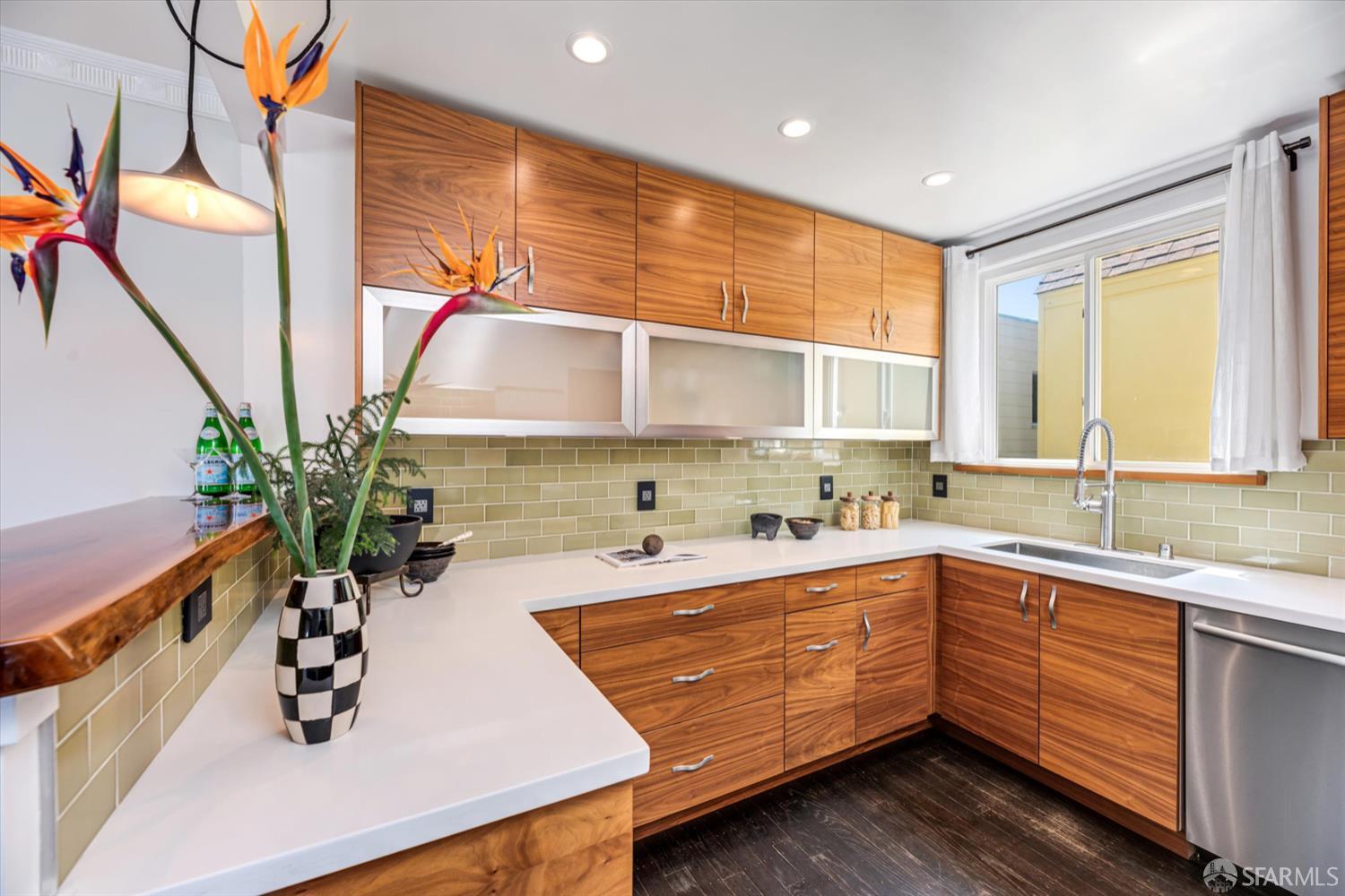 Detail Gallery Image 4 of 45 For 415 Ralston St, San Francisco,  CA 94132 - 3 Beds | 2 Baths