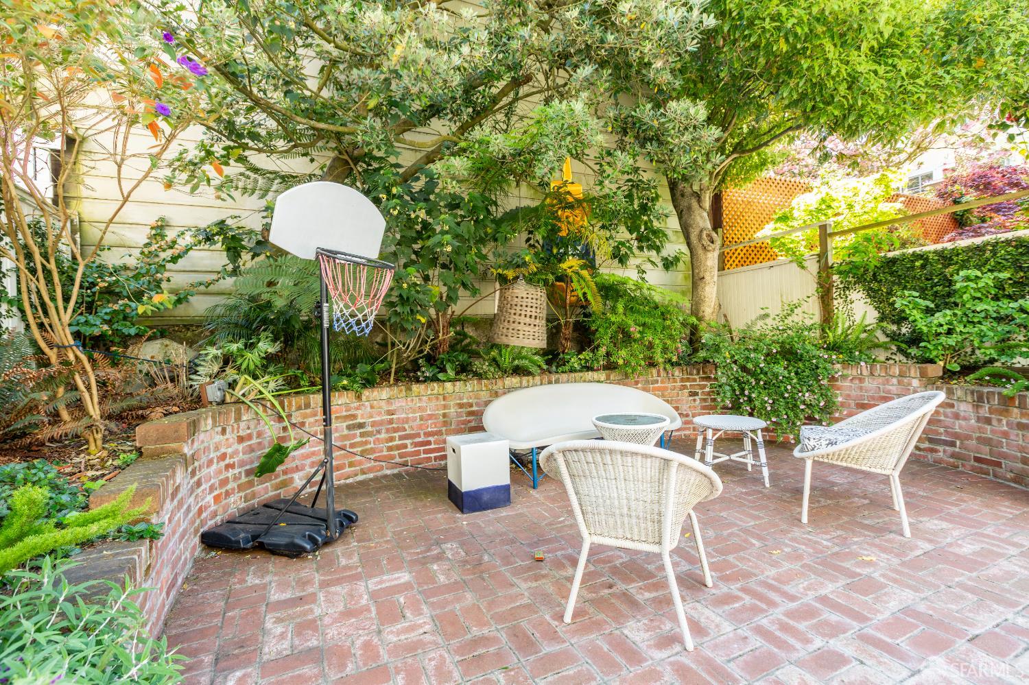 Detail Gallery Image 18 of 37 For 1315 Waller St, San Francisco,  CA 94117 - 5 Beds | 4/2 Baths