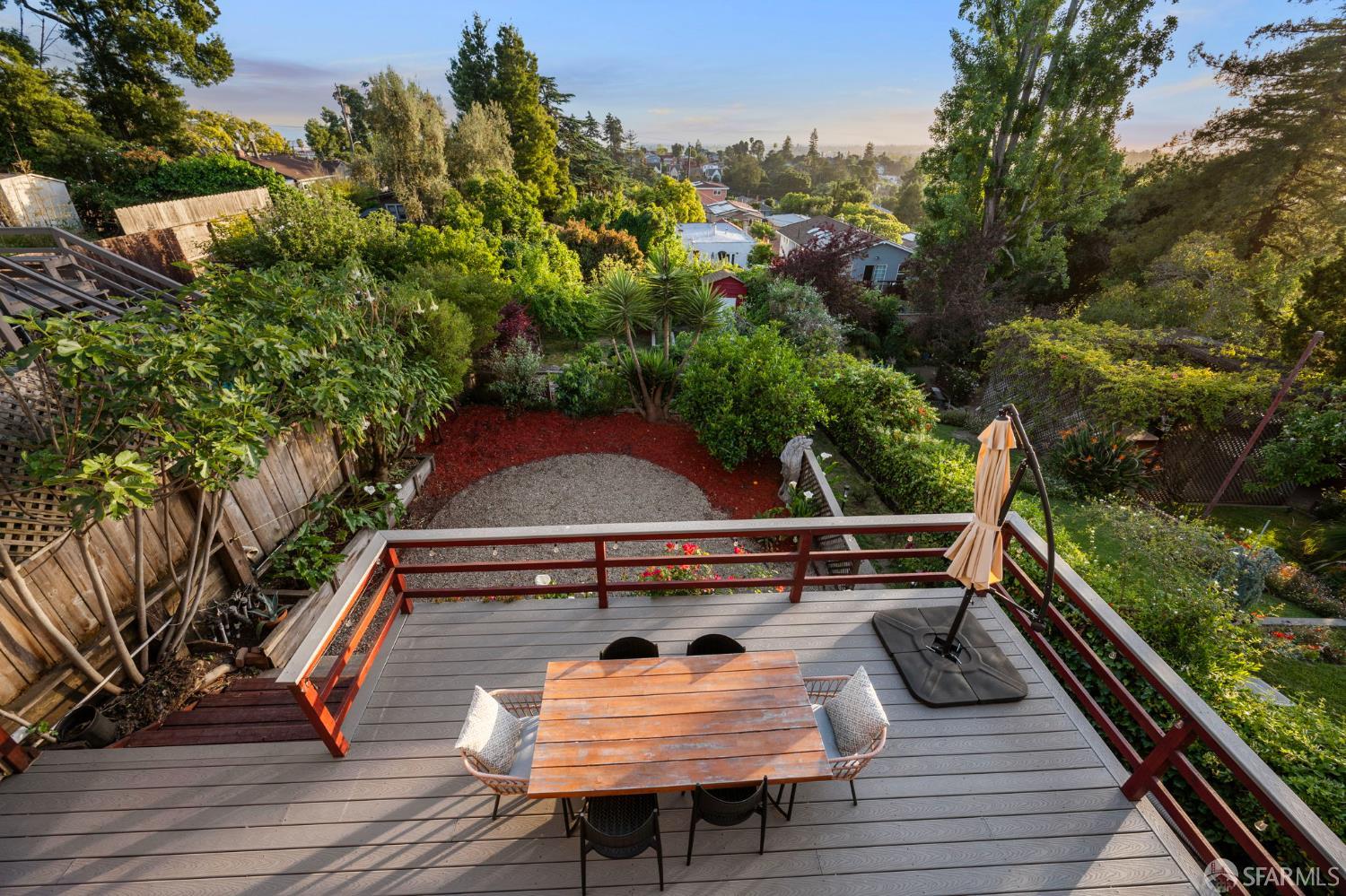 Detail Gallery Image 18 of 53 For 4551 Fairbairn Ave, Oakland,  CA 94619 - 4 Beds | 3 Baths