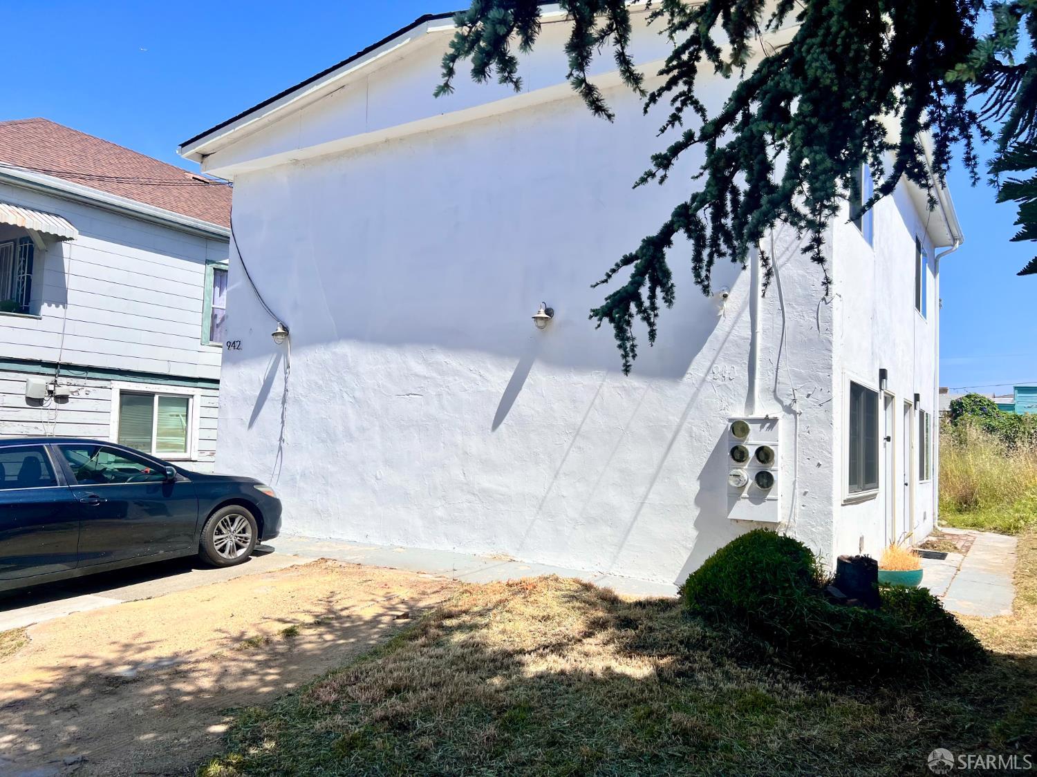 Detail Gallery Image 3 of 25 For 942 41st St, Oakland,  CA 94608 - – Beds | – Baths