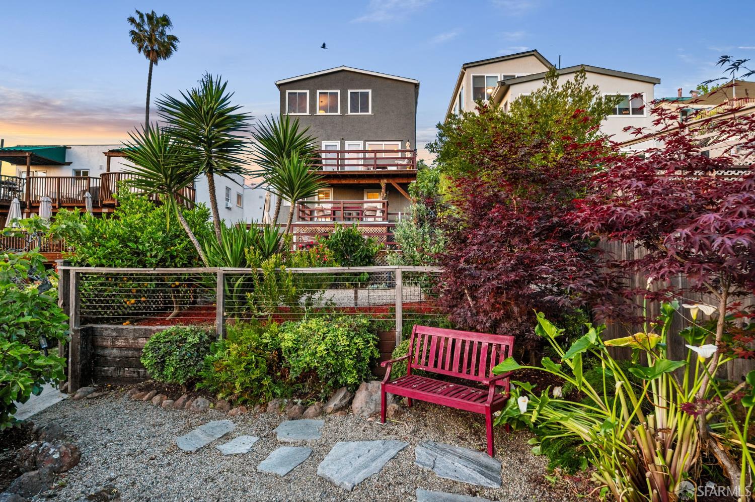 Detail Gallery Image 6 of 53 For 4551 Fairbairn Ave, Oakland,  CA 94619 - 4 Beds | 3 Baths