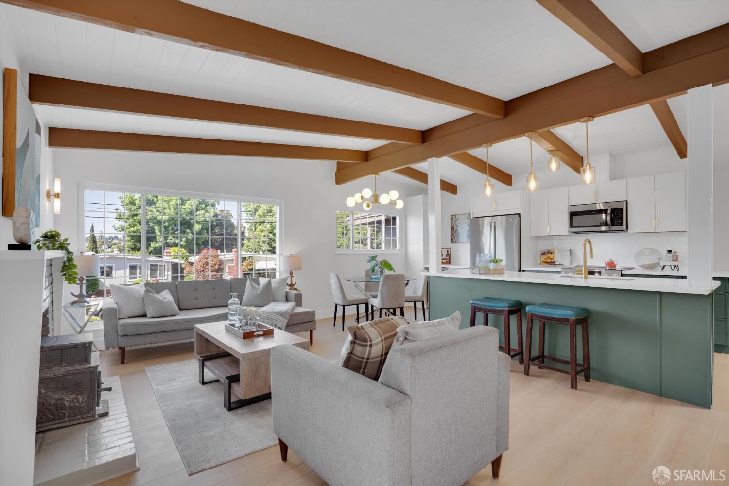Detail Gallery Image 10 of 42 For 4330 Jana Vista Rd, El Sobrante,  CA 94803 - 3 Beds | 2 Baths