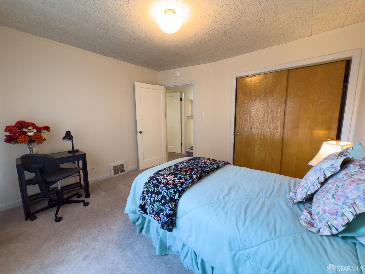 Detail Gallery Image 5 of 33 For 270 Arleta Ave, San Francisco,  CA 94134 - 2 Beds | 1/1 Baths