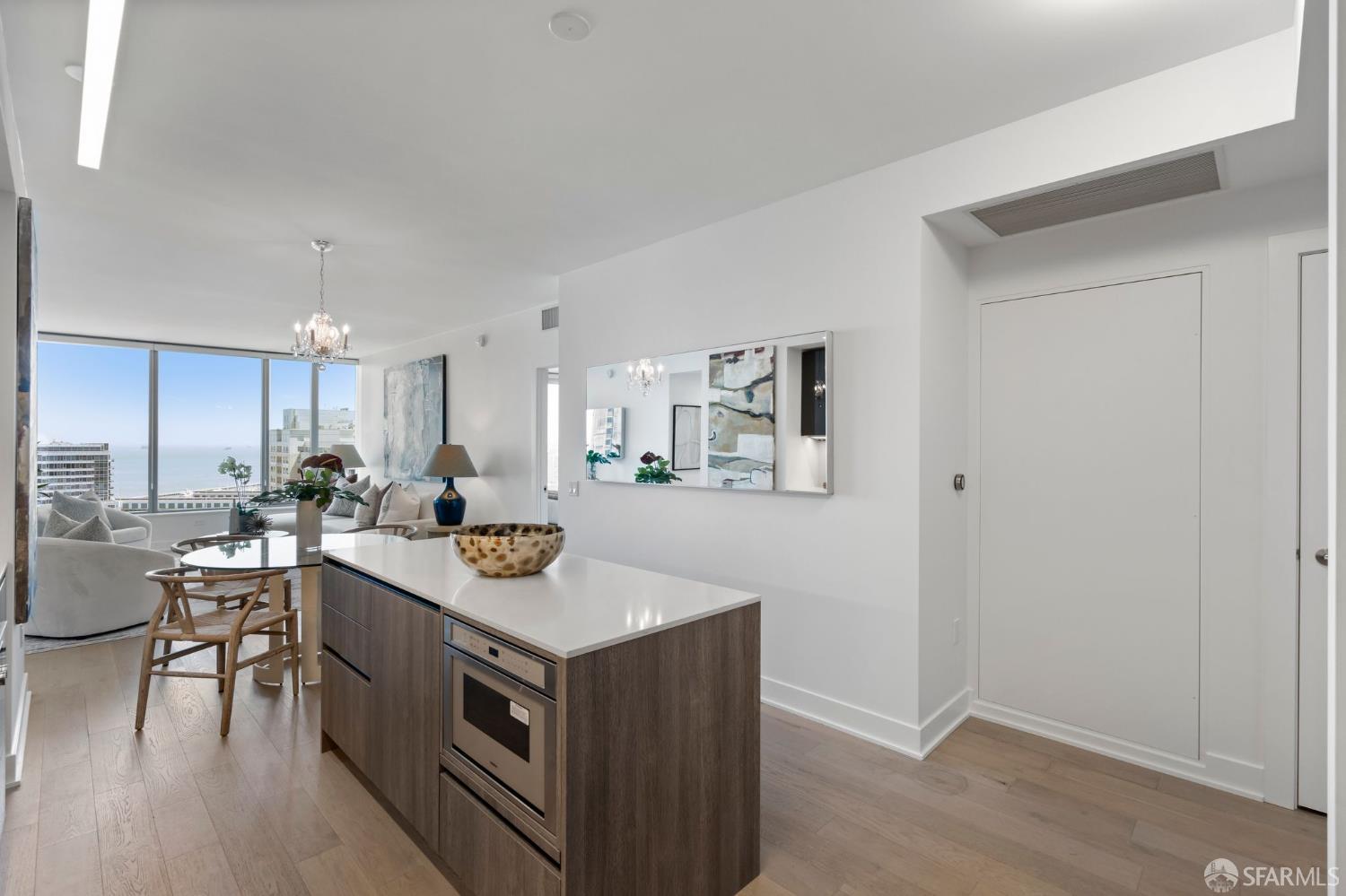 Detail Gallery Image 12 of 58 For 201 Folsom St 25f,  San Francisco,  CA 94105 - 2 Beds | 2 Baths